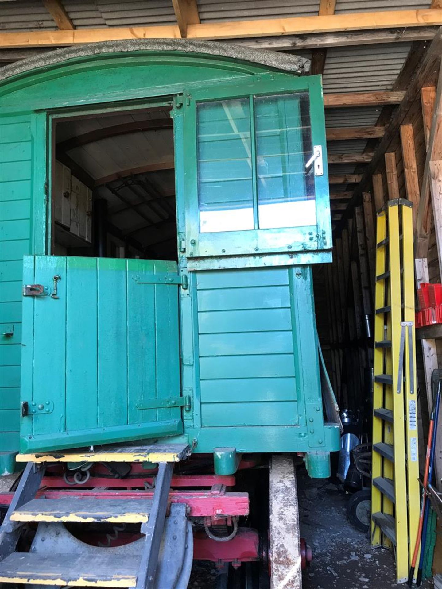 Fowler 4 berth 'Contractors' living van with belly box. This imposing living vans early history is - Image 9 of 12