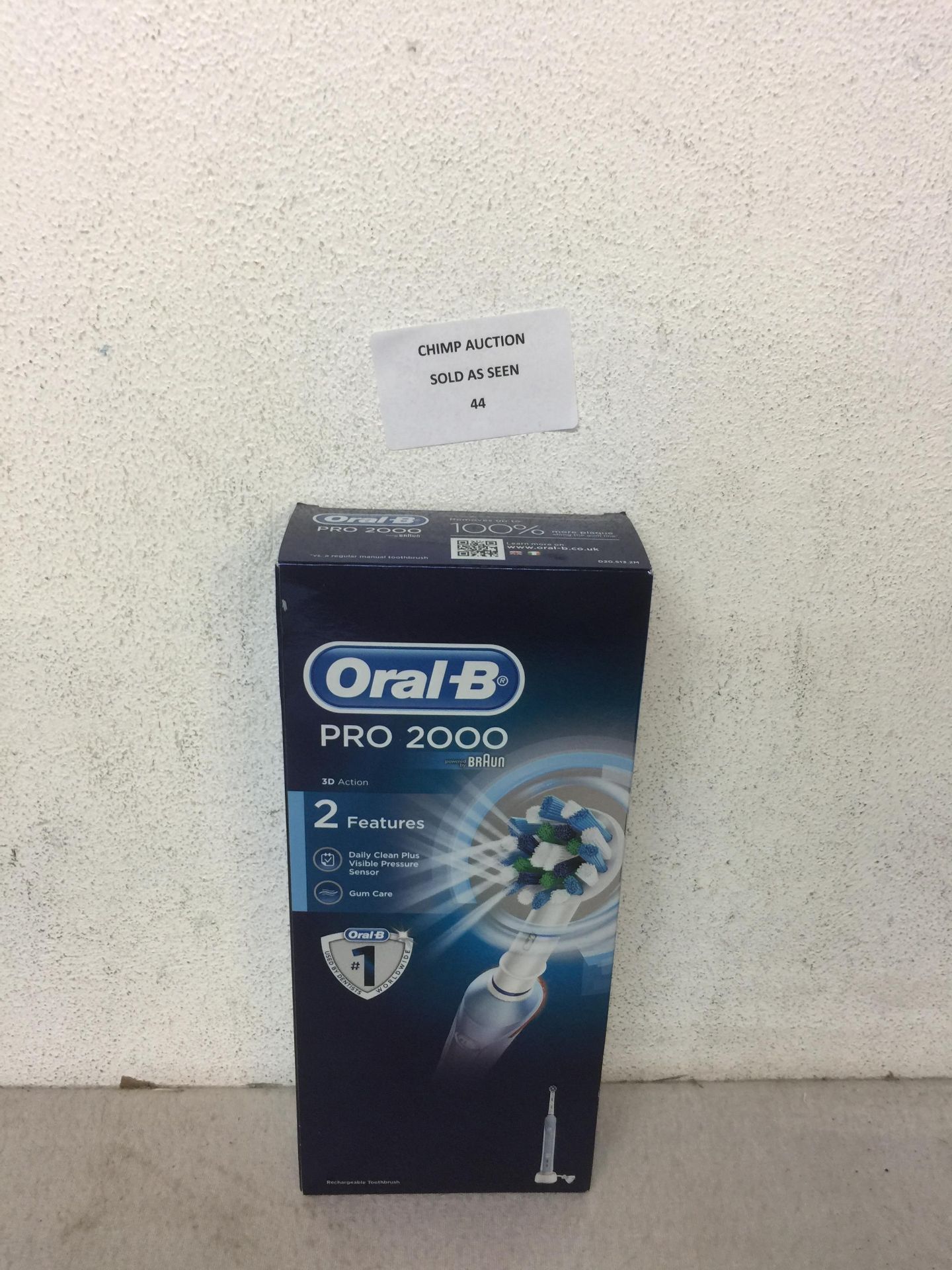 Oral-B Pro 2000 CrossAction Electric Toothbrush Powered by Braun