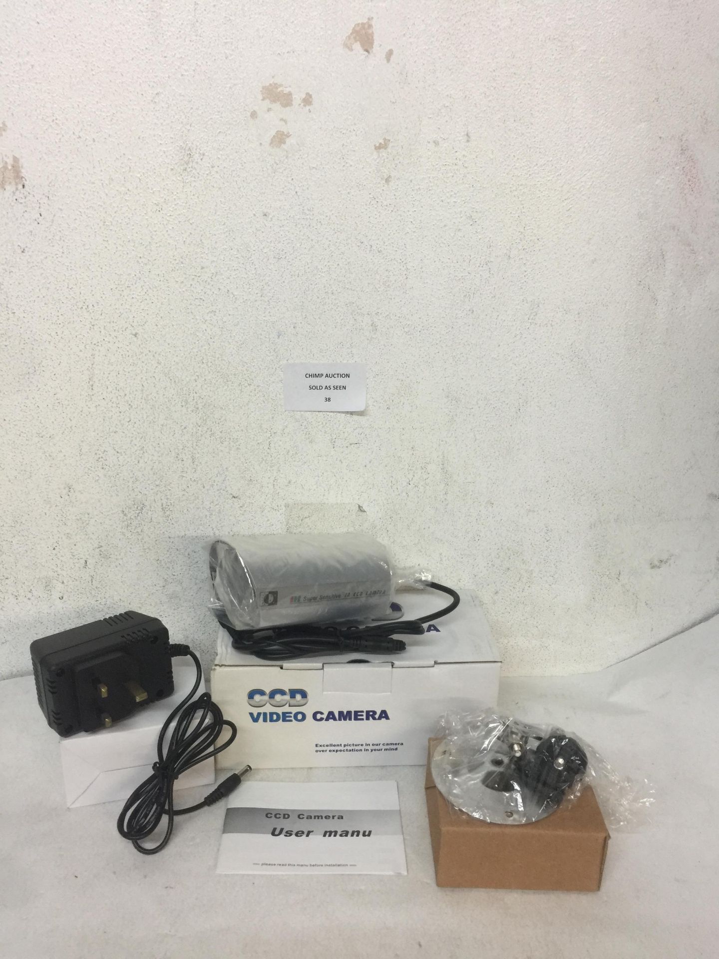 BRAND NEW IR COLOR CCTV SECURITY CCD CAMERA & ADAPTER RRP £79.99.