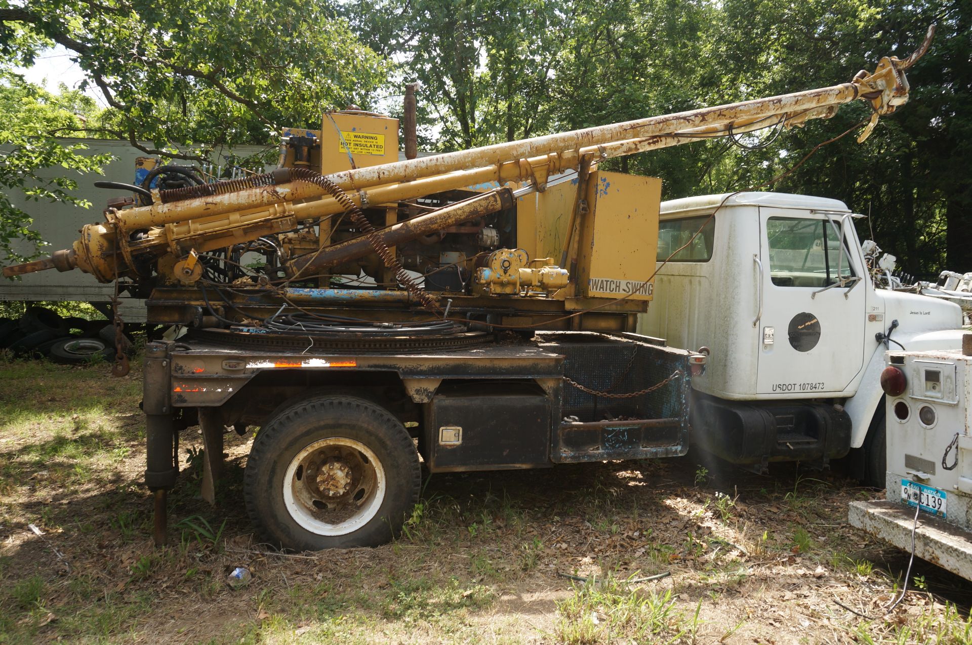 #211 1988 International S1900 Diesel Truck, 6 Speed, Texoma 270 Pressure Digger ***NEEDS RING GEAR