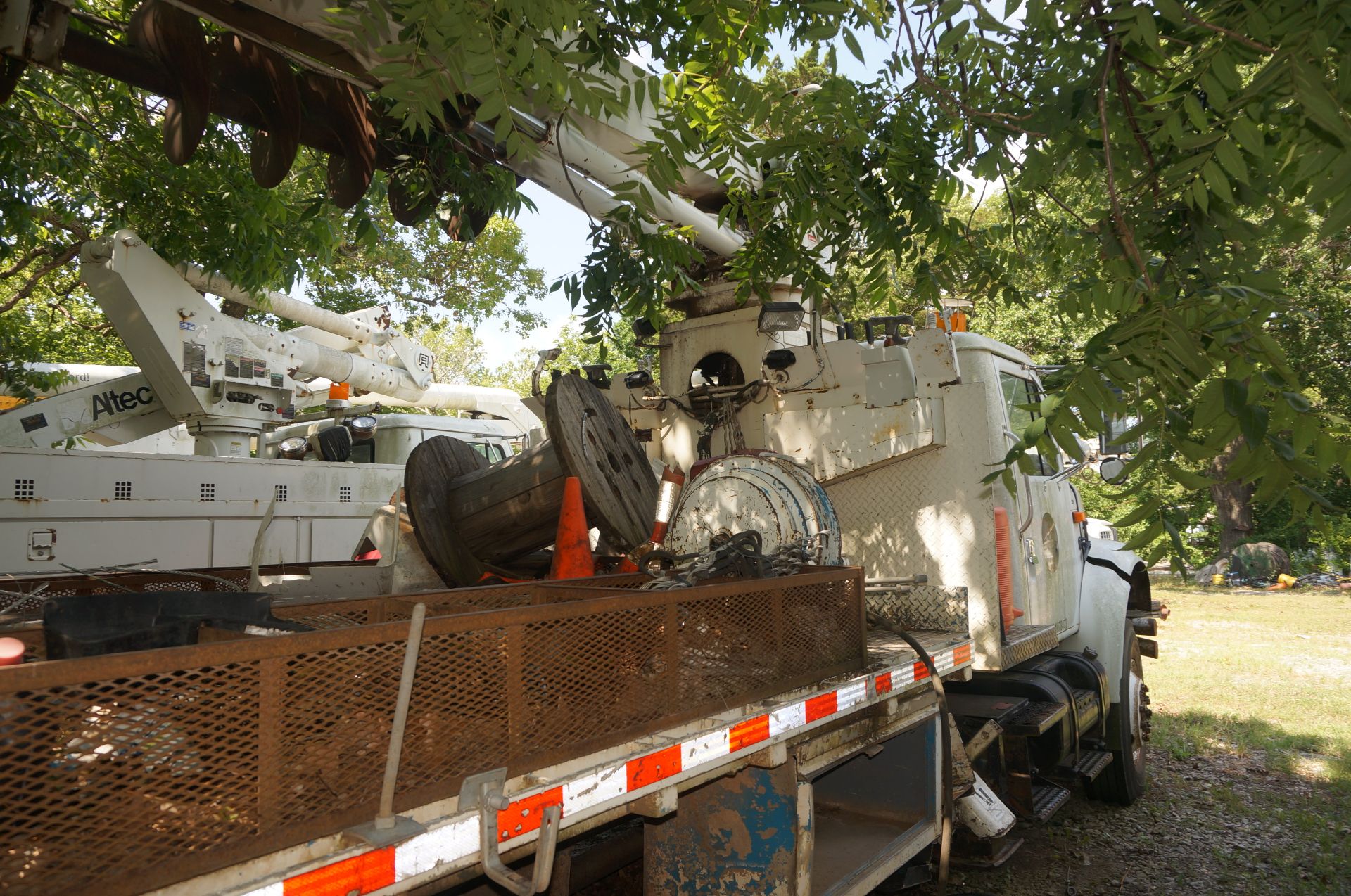 #209 1993 International 4700 DT466 Cat Diesel Truck, Automatic, 4 WD, 42’ Telelect Commander 92-42 - Image 2 of 2