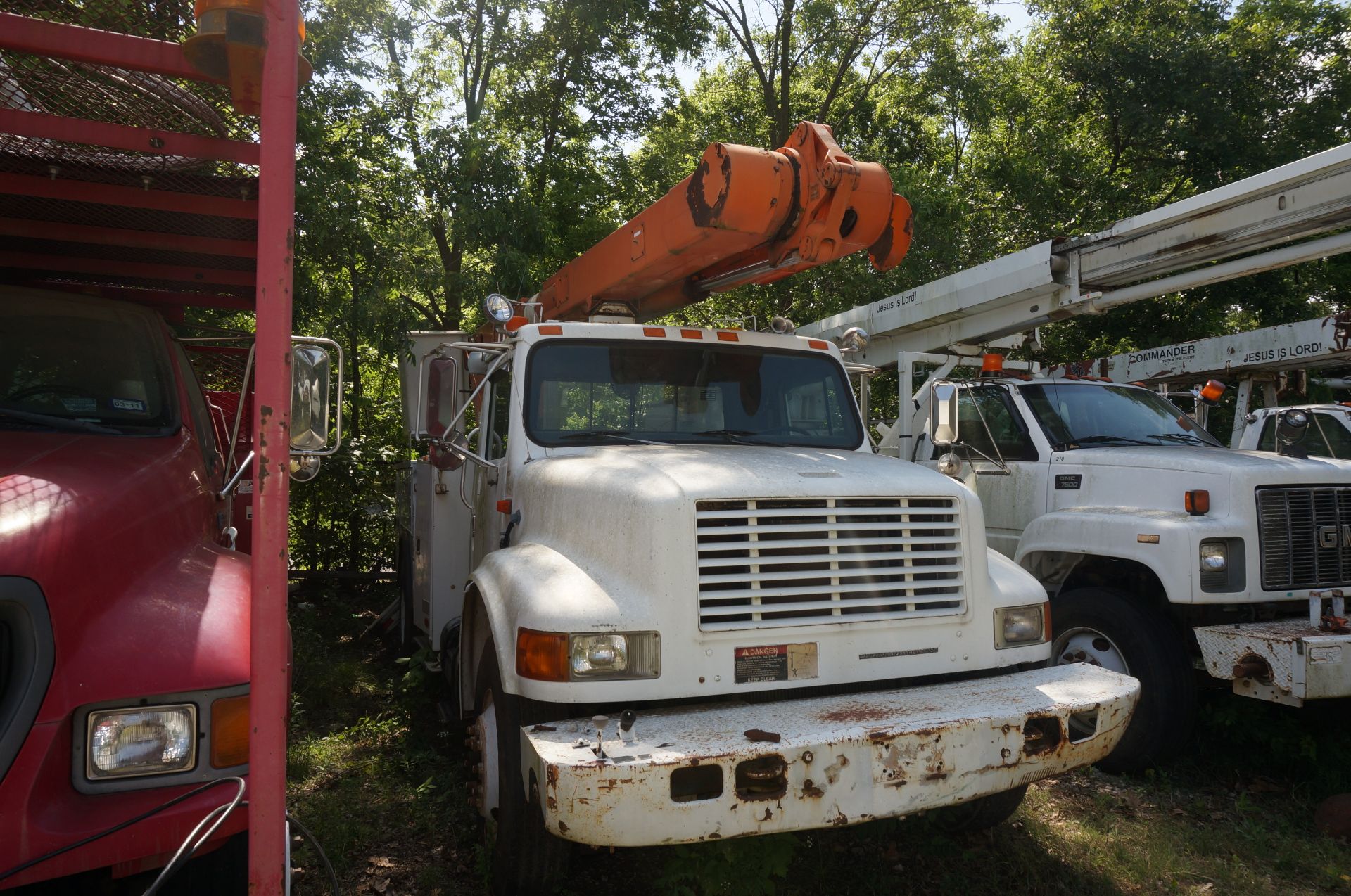 #116 1992 International DT466 Cat Diesel Truck, Automatic, Service Bed, 43’ Altec AM450H Bucket - Image 2 of 2