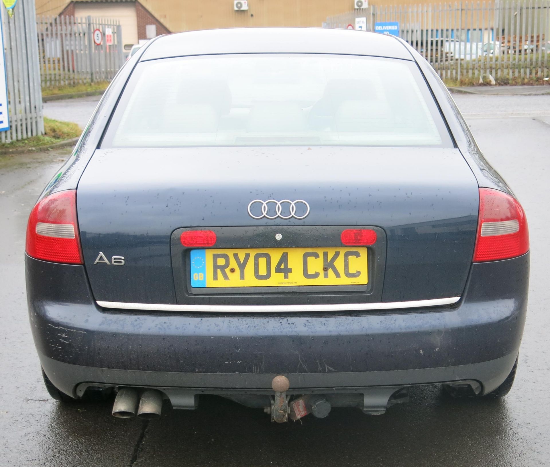 Audi A6 1.9 TDI SE. Date of first registration 03/06/2004. Number of former keepers 7. Full log book - Image 5 of 20