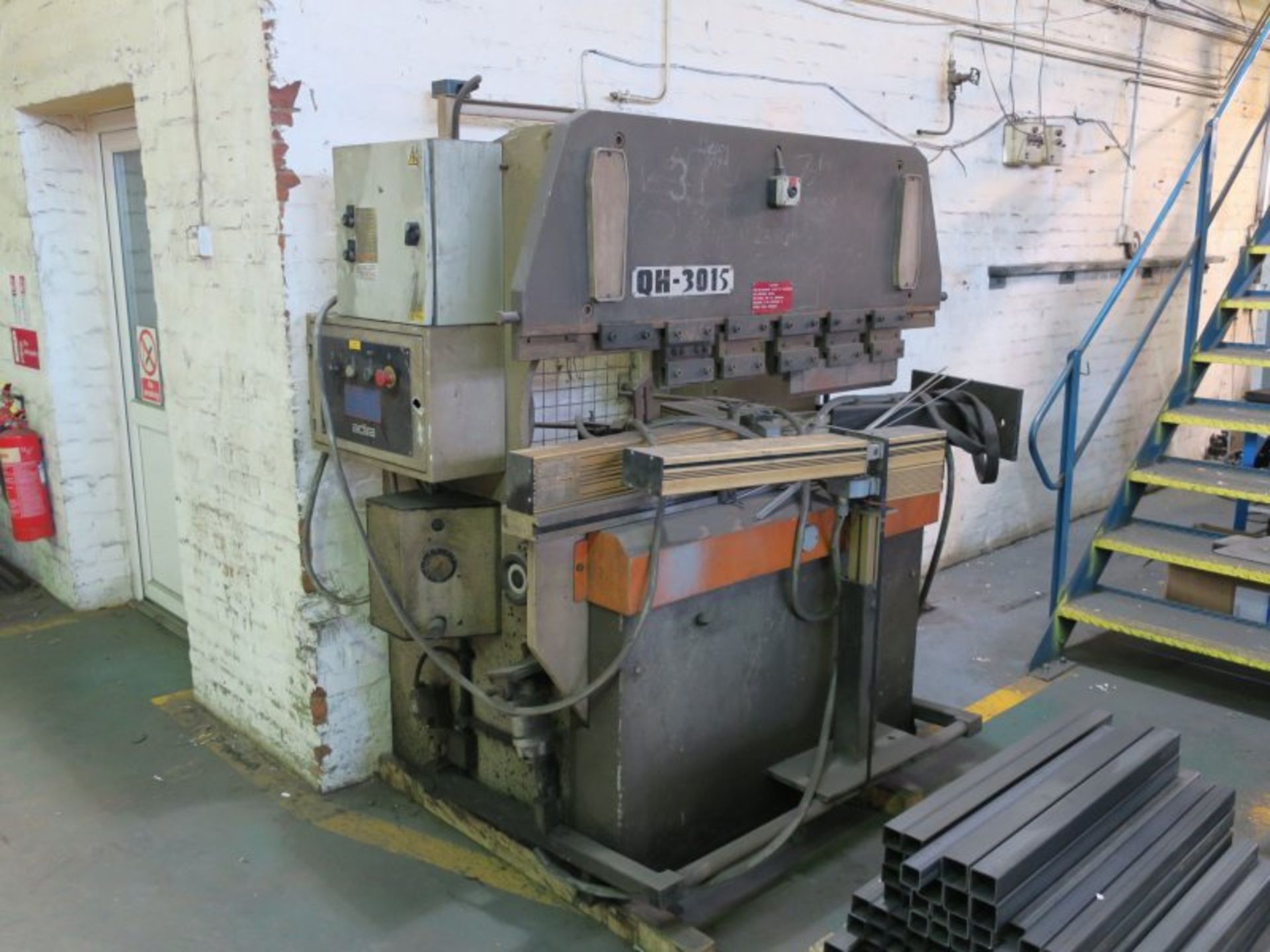 * Adira QH-3015 Press Brake with Safety Beams, YOM 1985, number 1755/3725, bending length 1500mm, 30