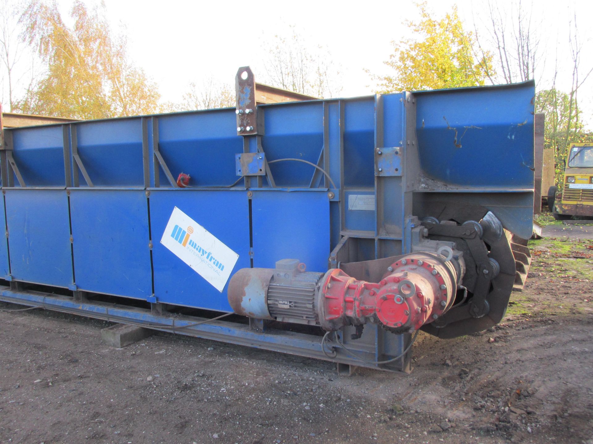 * Mayfran Swiveling Stacking Plate Conveyor, electric drive. Please note this lot is located at - Image 2 of 4