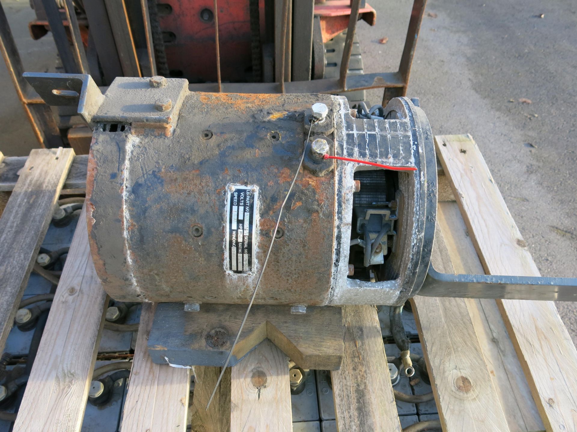 * A Lansing model FOER15120 PFL battery forklift, YOM 1980 - spares or repair. Please note there - Image 6 of 7