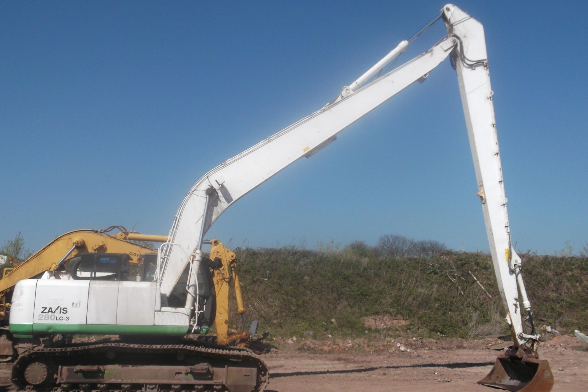 * Hitachi Z-axis 280LC-3 Excavator, long reach, 10,300 hours, 18 metre reach, piped, fully - Image 3 of 3