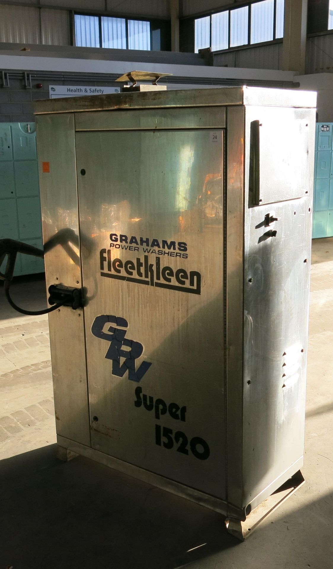 * A Grahams Super 1520 Steam Cleaner. Please note there is a £10 + VAT Lift Out Fee on this lot