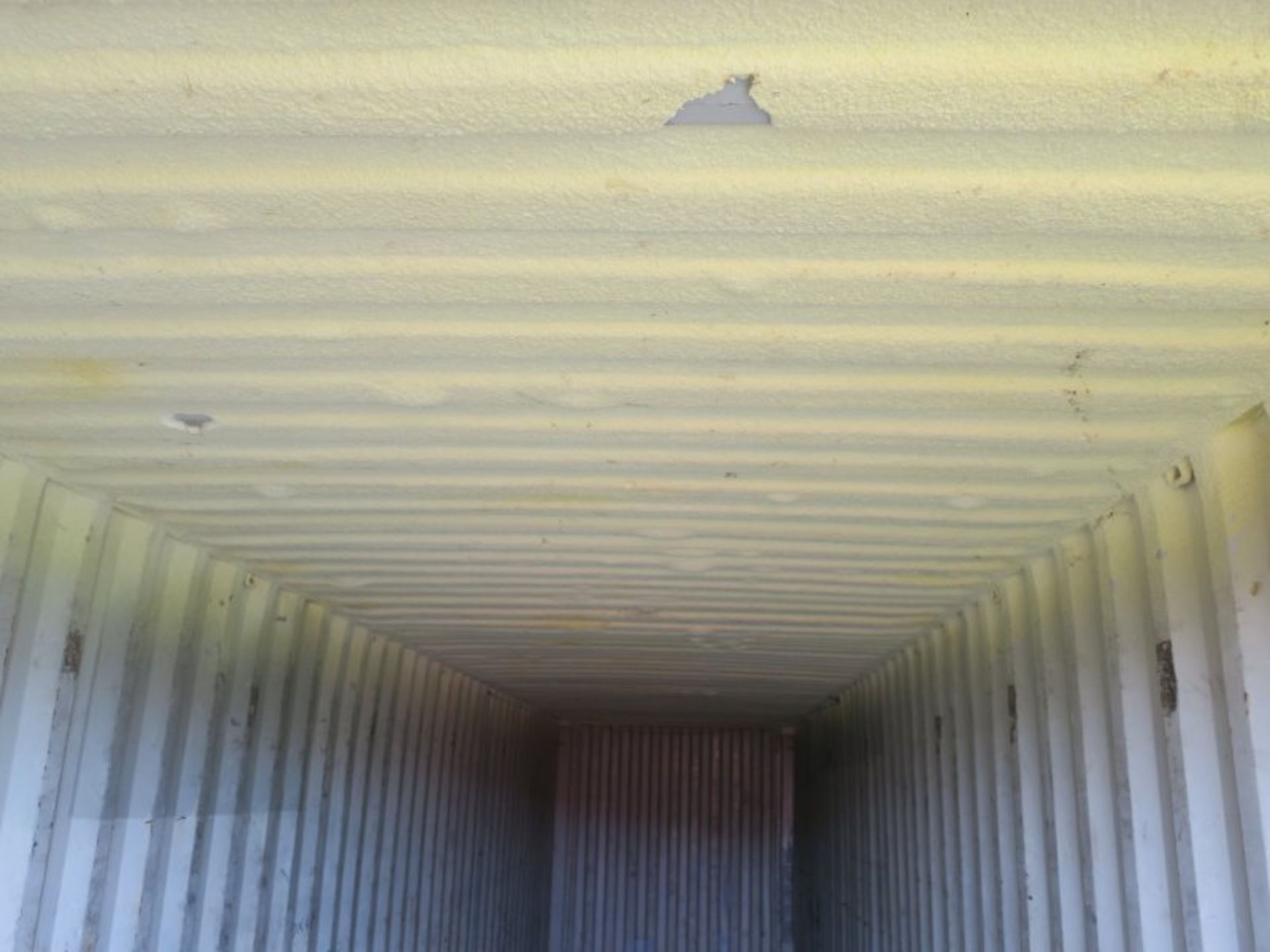 * 40' Shipping container with insulated roof (container ID 134). Sold loaded onto buyers - Bild 4 aus 4