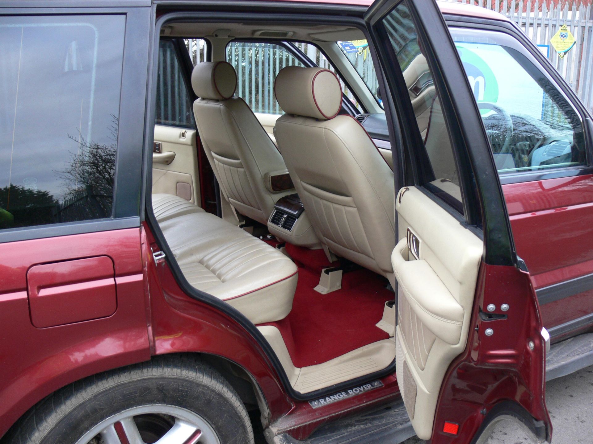 Land Rover Range Rover P38 automatic. Date of first registration 29/06/2001. Bordeaux limited - Image 11 of 11