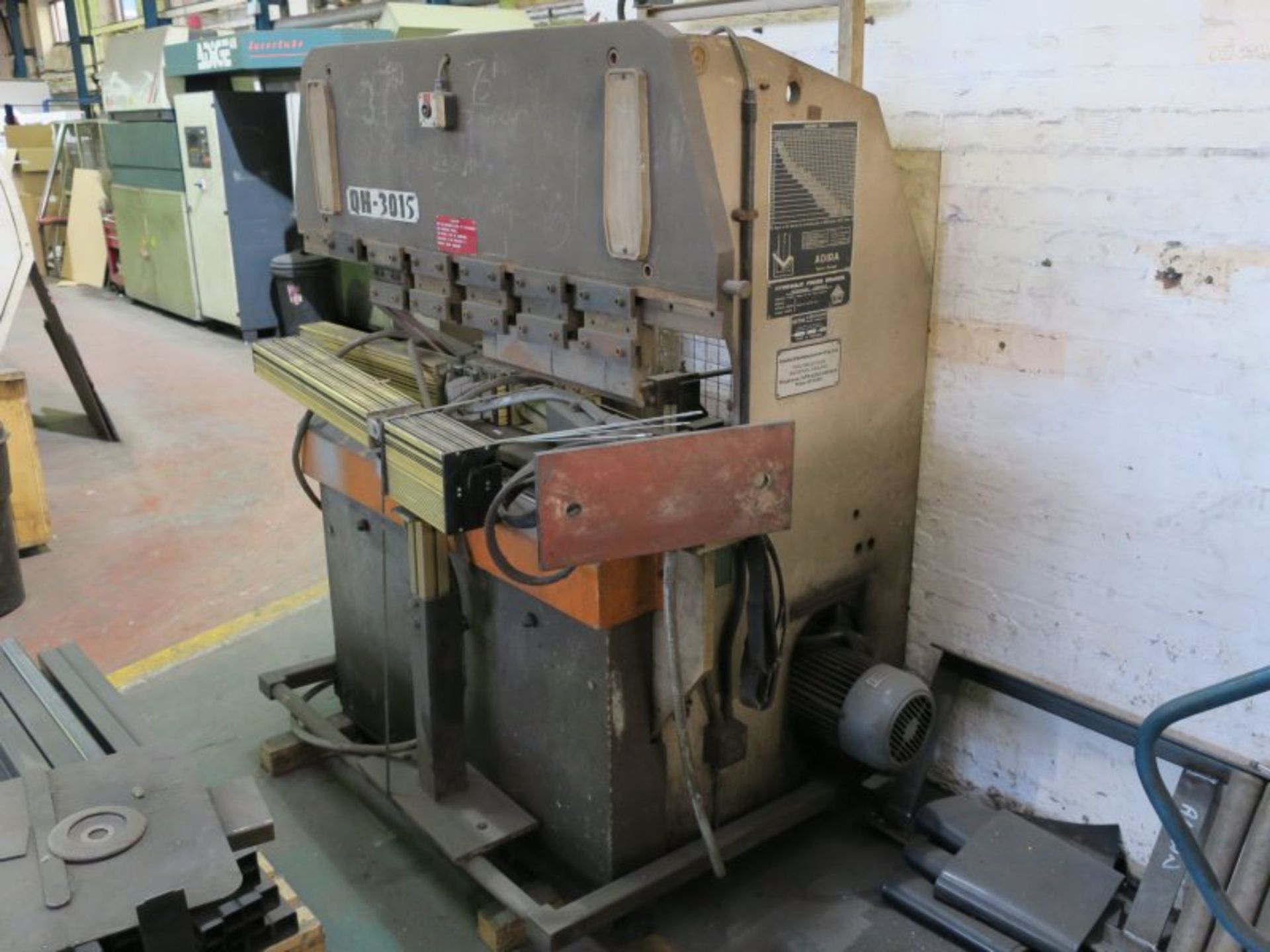 * Adira QH-3015 Press Brake with Safety Beams, YOM 1985, number 1755/3725, bending length 1500mm, 30 - Bild 5 aus 7