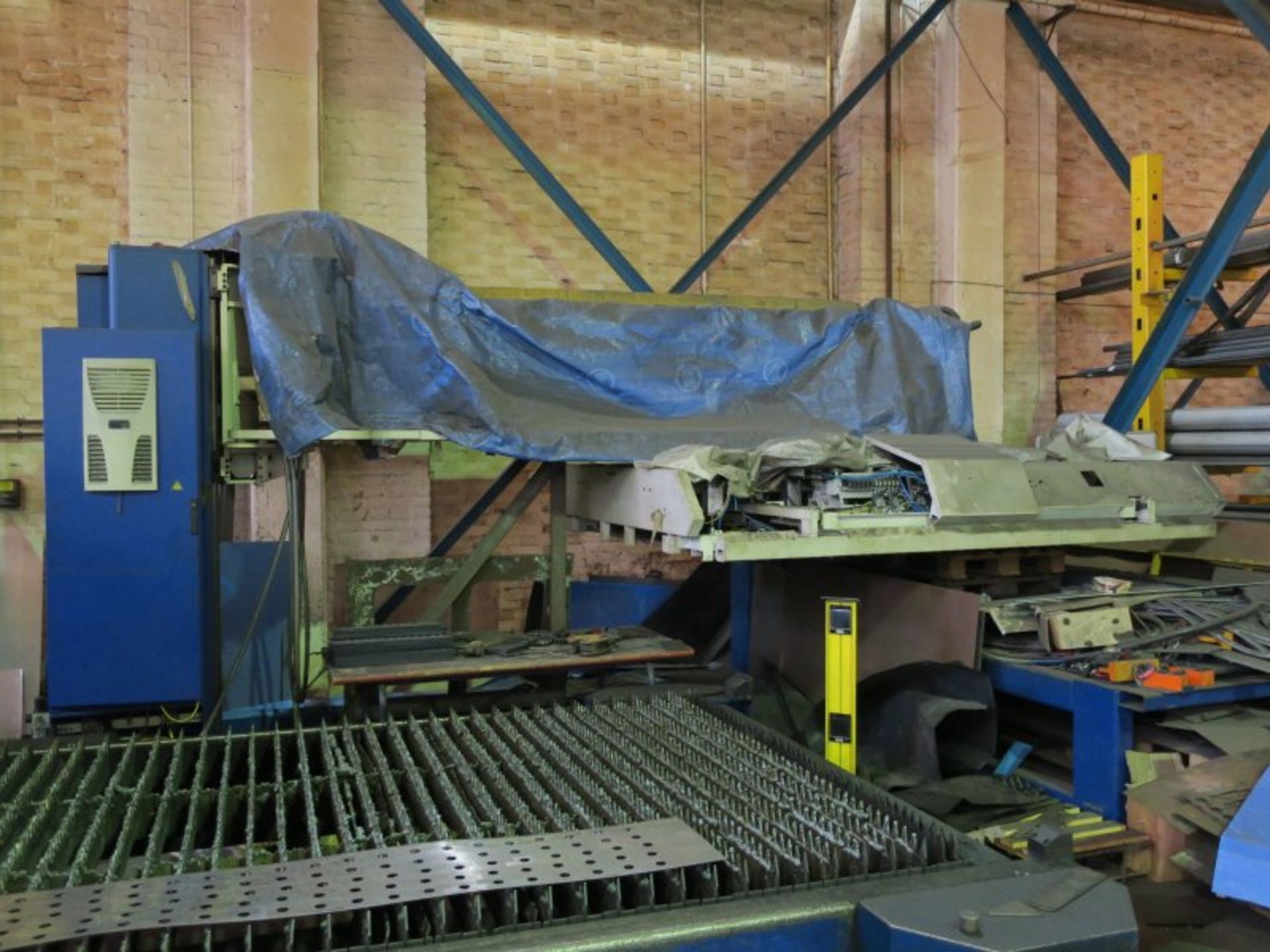 * Trumpf Loadmaster Loading Arm & Table, YOM 2004, Type LNZ3050 0556818. Please note this lot is