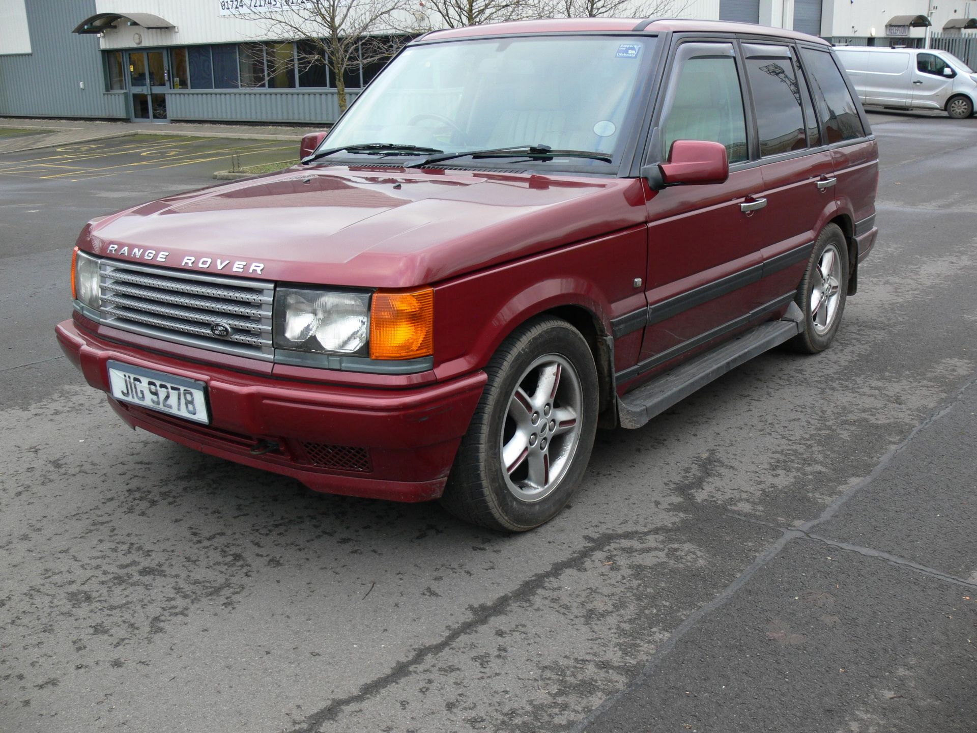 Land Rover Range Rover P38 automatic. Date of first registration 29/06/2001. Bordeaux limited