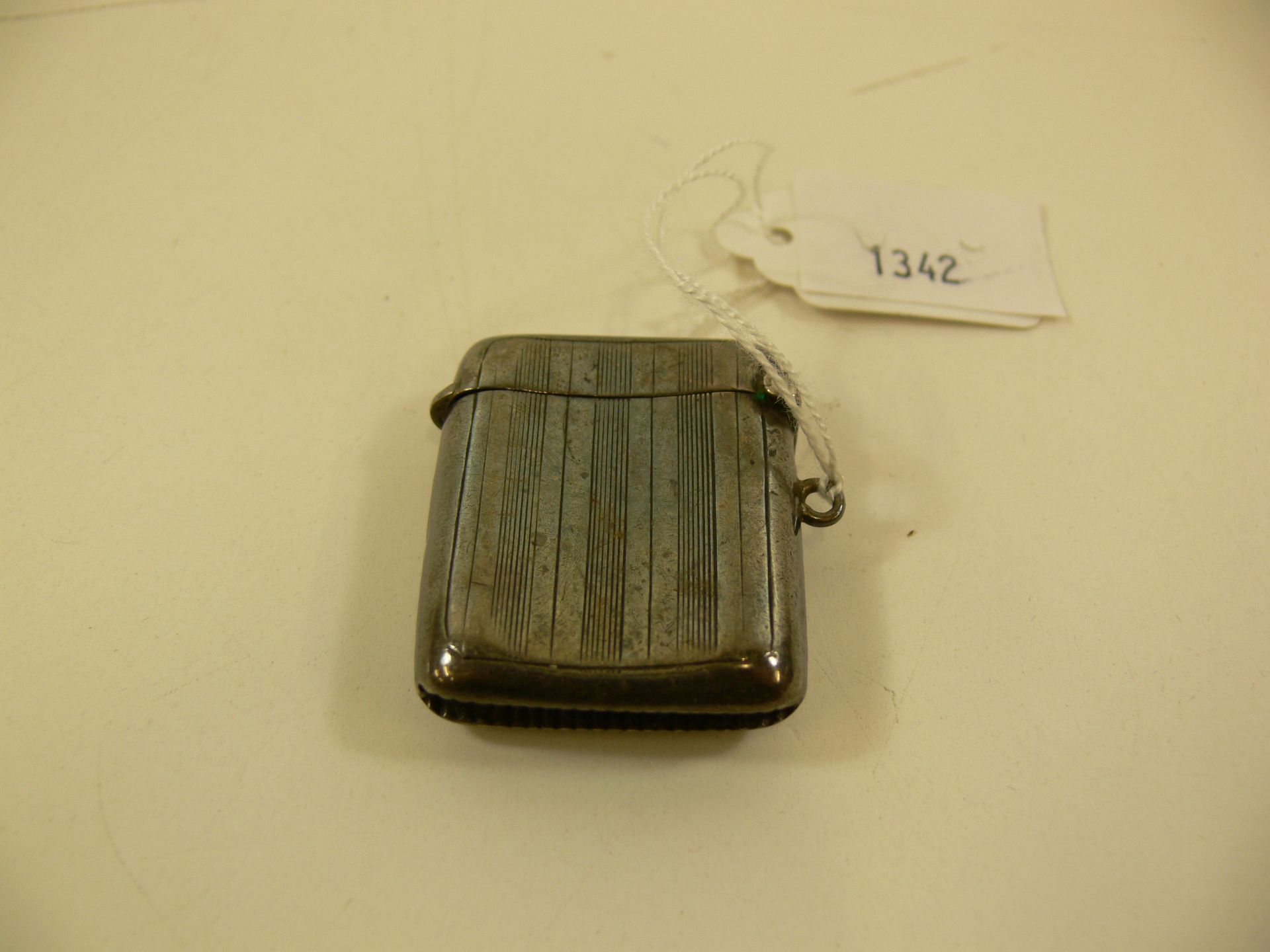 A hallmarked silver match holder (approx 20g) (est £20-£40) - Image 2 of 3