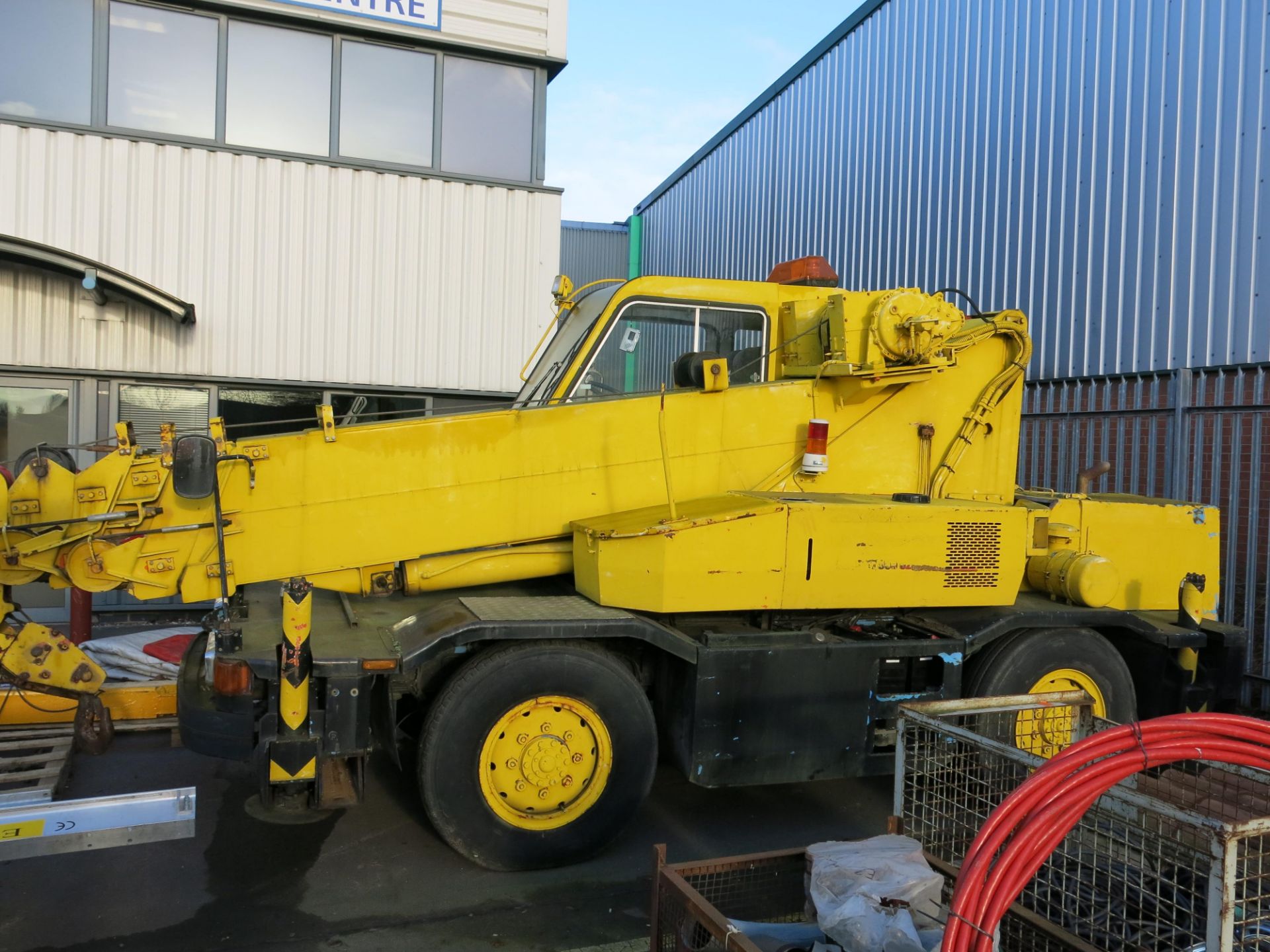 * A Kobelco RK70M-2 7 ton telescopic crane. Max capacity 7T at 1M, YOM 1992, total weight 11.5 - Bild 5 aus 18