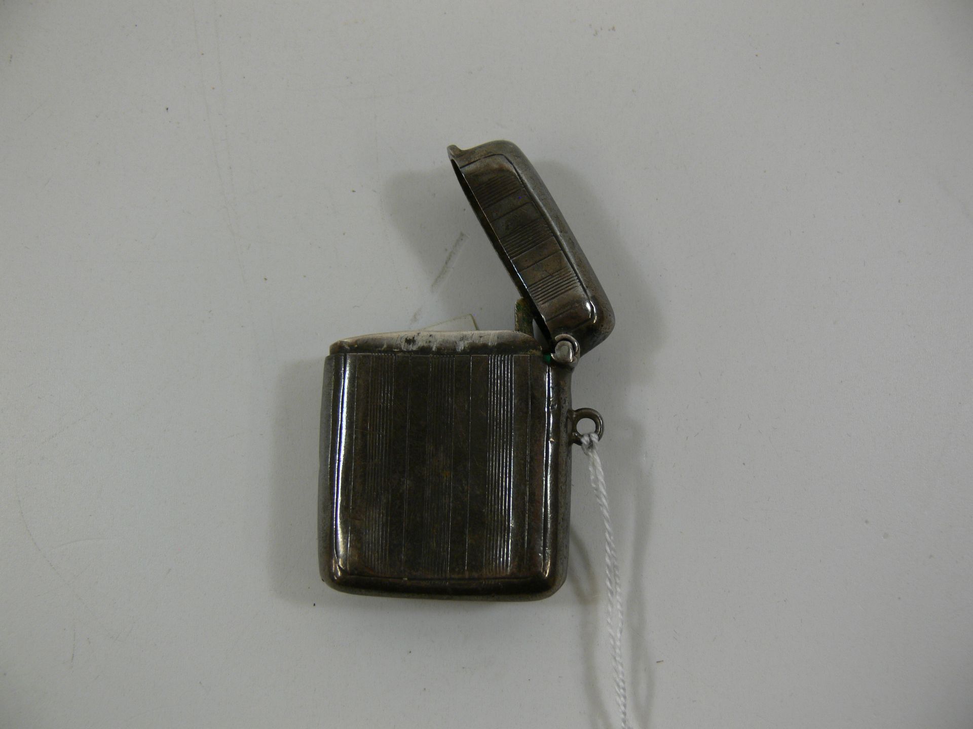 A hallmarked silver match holder (approx 20g) (est £20-£40) - Image 3 of 3