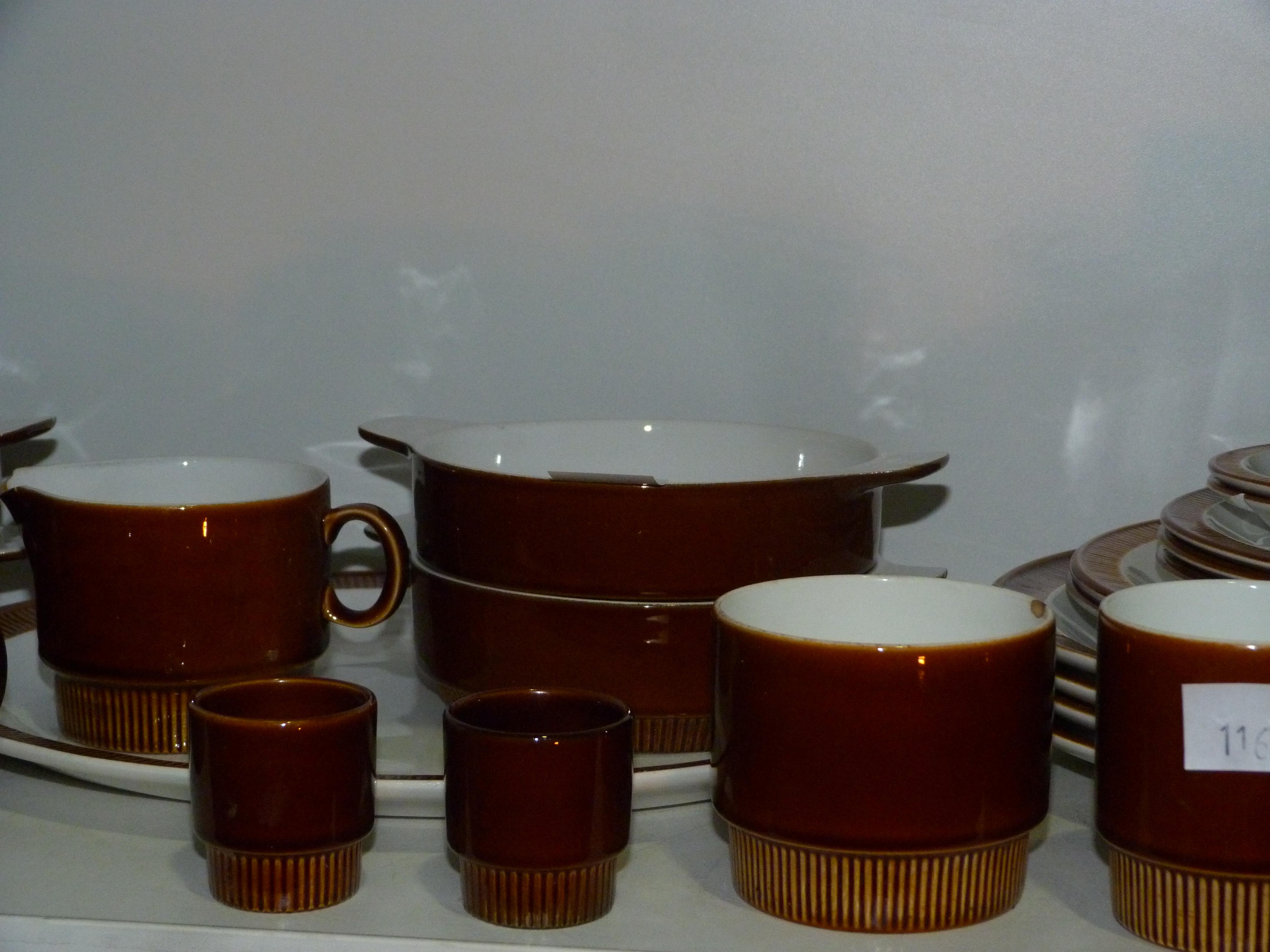 This is a Timed Online Auction on Bidspotter.co.uk, Click here to bid. A 'Poole' ceramic tea service - Image 4 of 4