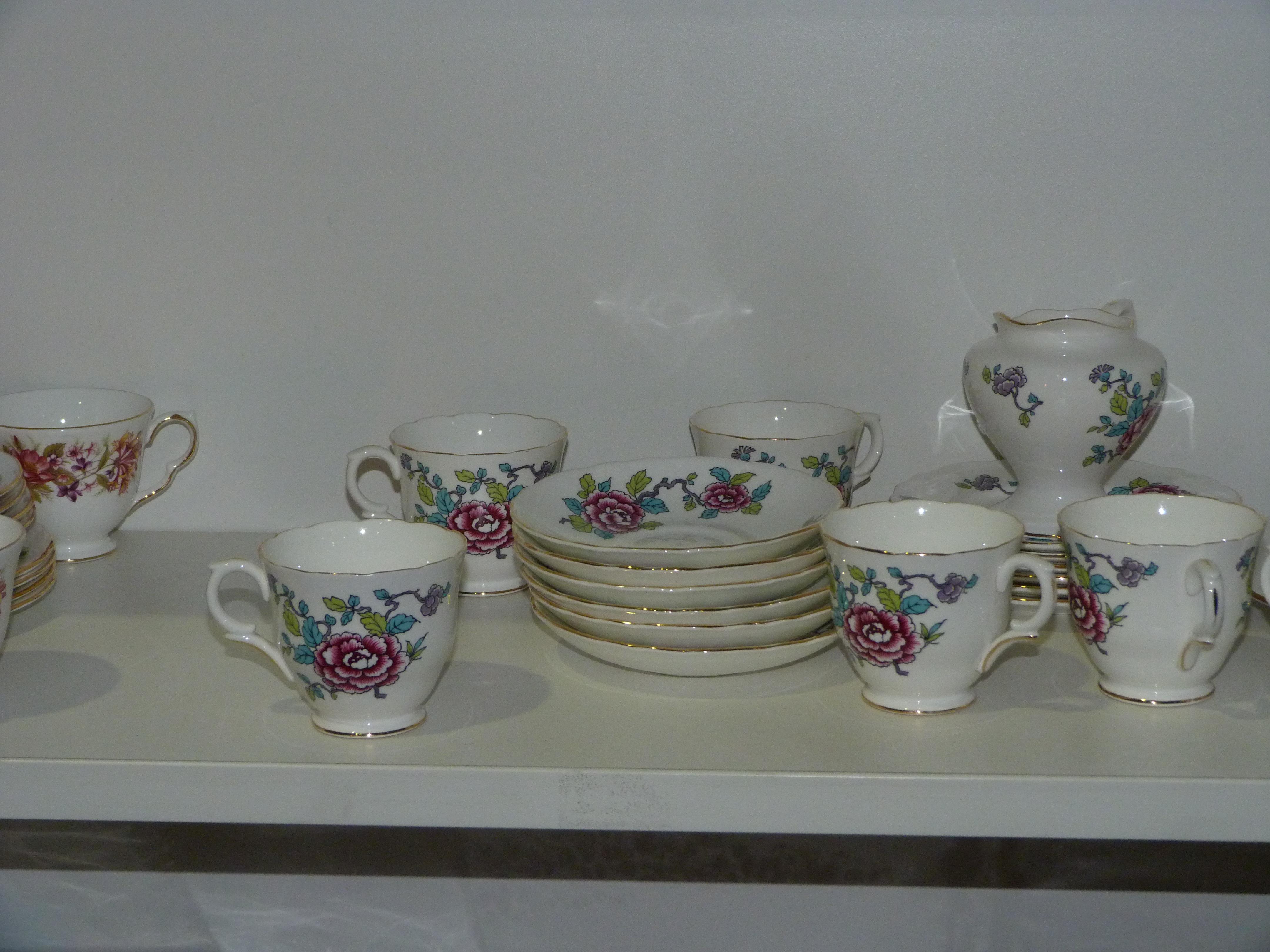 This is a Timed Online Auction on Bidspotter.co.uk, Click here to bid. Two shelves to contain tea - Image 5 of 6