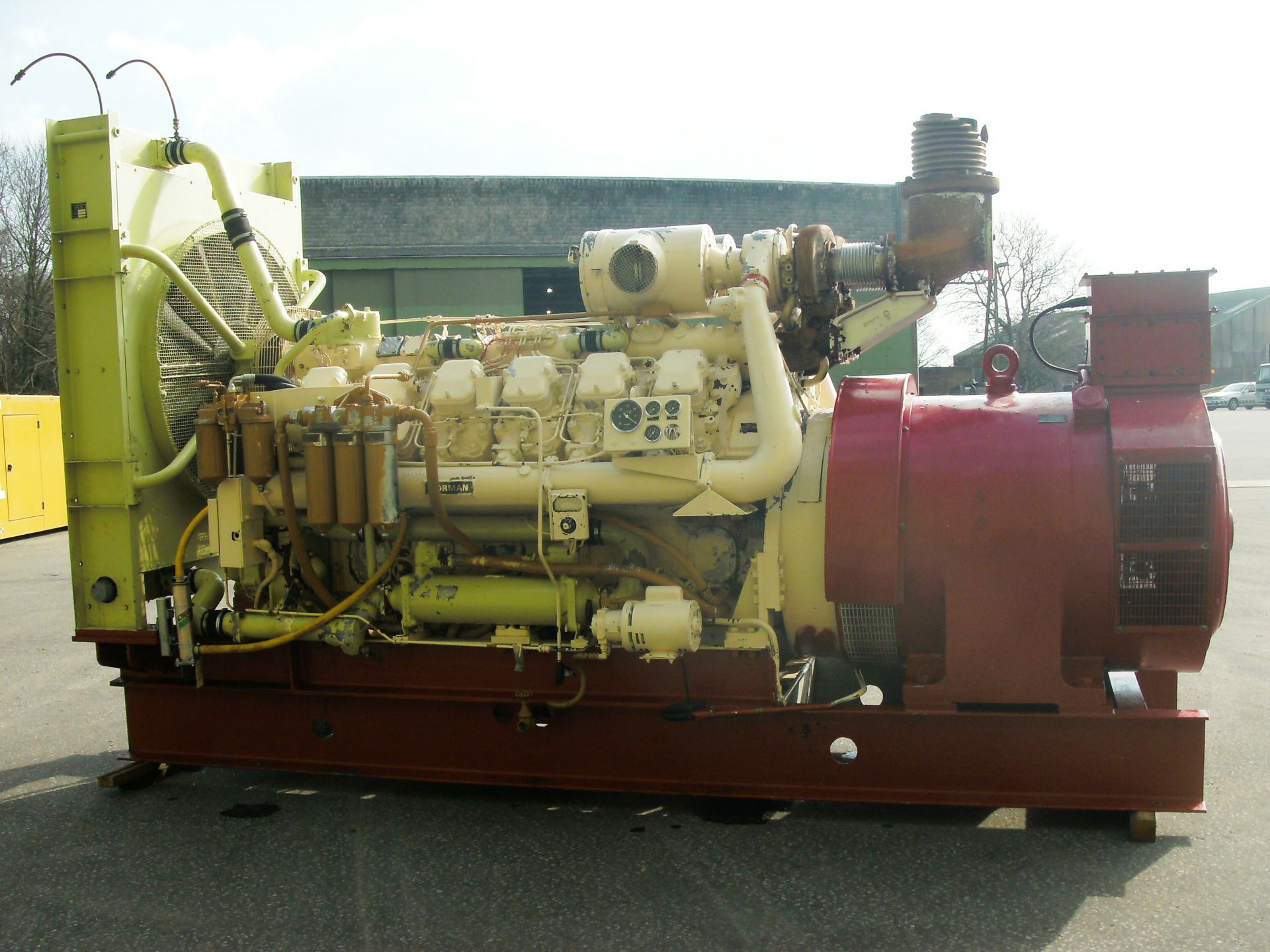 * A Dorman V12 Turbo 12 QTK, Alternator Make: ECC, 506KVA, 50Hz, 3PH, 1500RPM, 705AMP, 240V, Low - Image 3 of 4