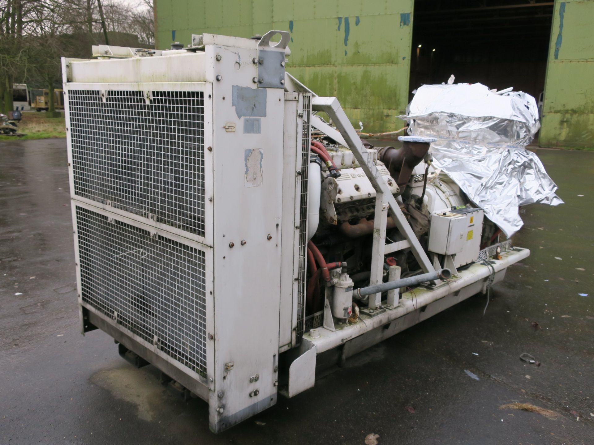 * A Perkins/Rolls Royce V8 Turbo, CV8, Alternator Make: Mawdsleys, 312KVA, 60Hz, 3PH, 1800RPM, - Image 2 of 5