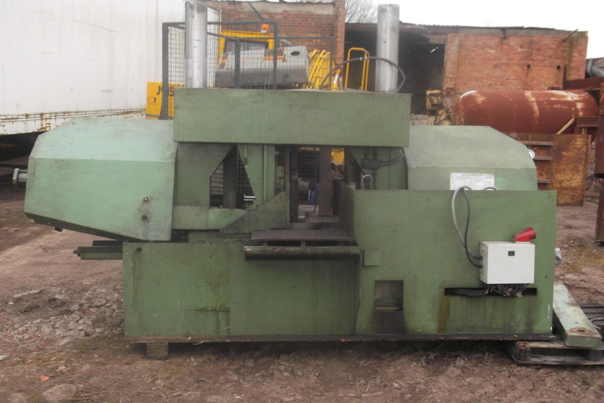 * Behringer HBP530 Band Saw/Large Billet Saw, approx 7 tonnes. Please note this lot is located at