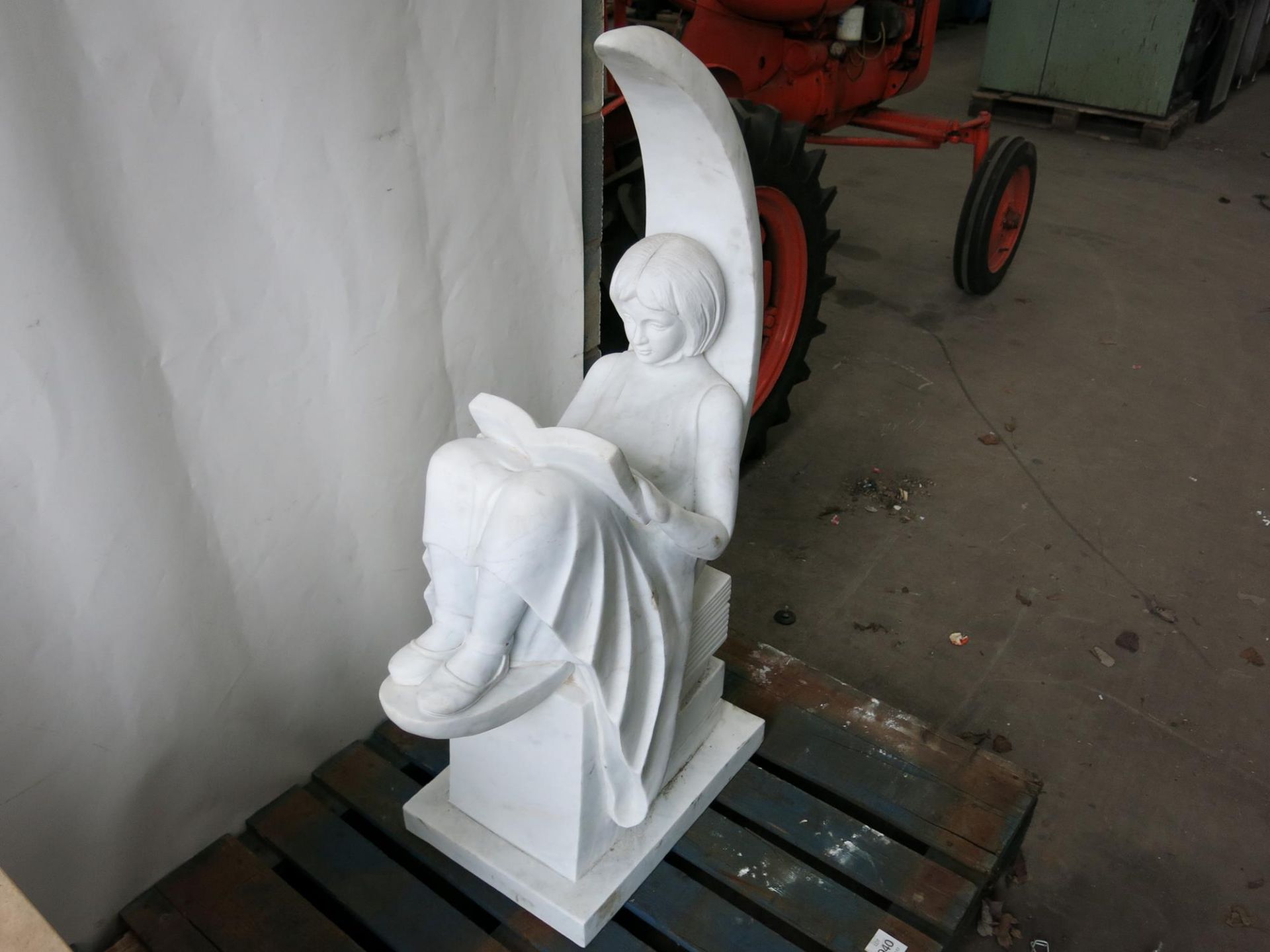 A marble sculpture of a young girl reading sat on a crescent moon. Please note this lot has a £10 + - Image 4 of 5