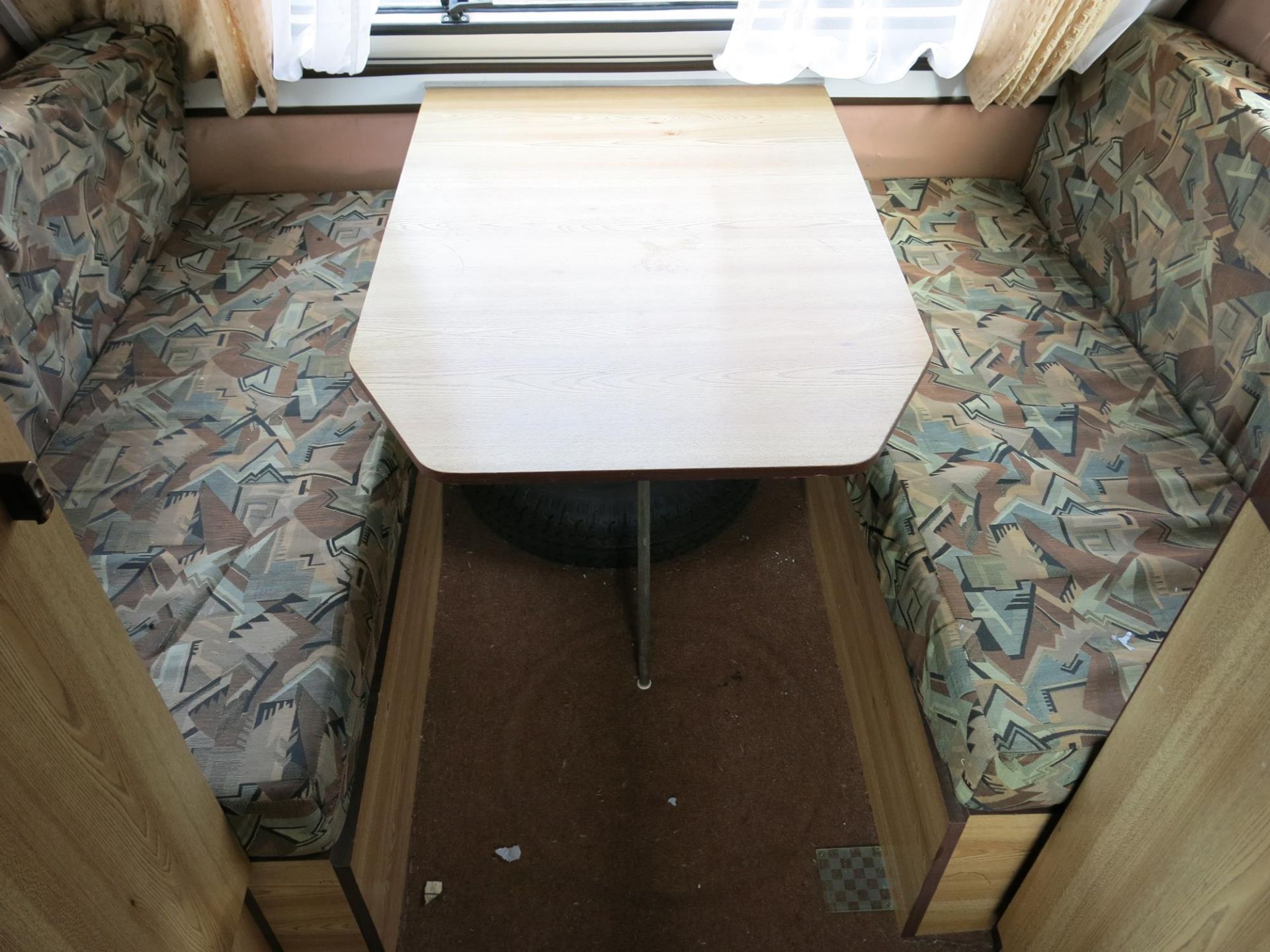 A Freedom Microlite Sport 3 berth Micro Caravan; weighs approx. 500Kg, (very light and easy to - Image 11 of 22