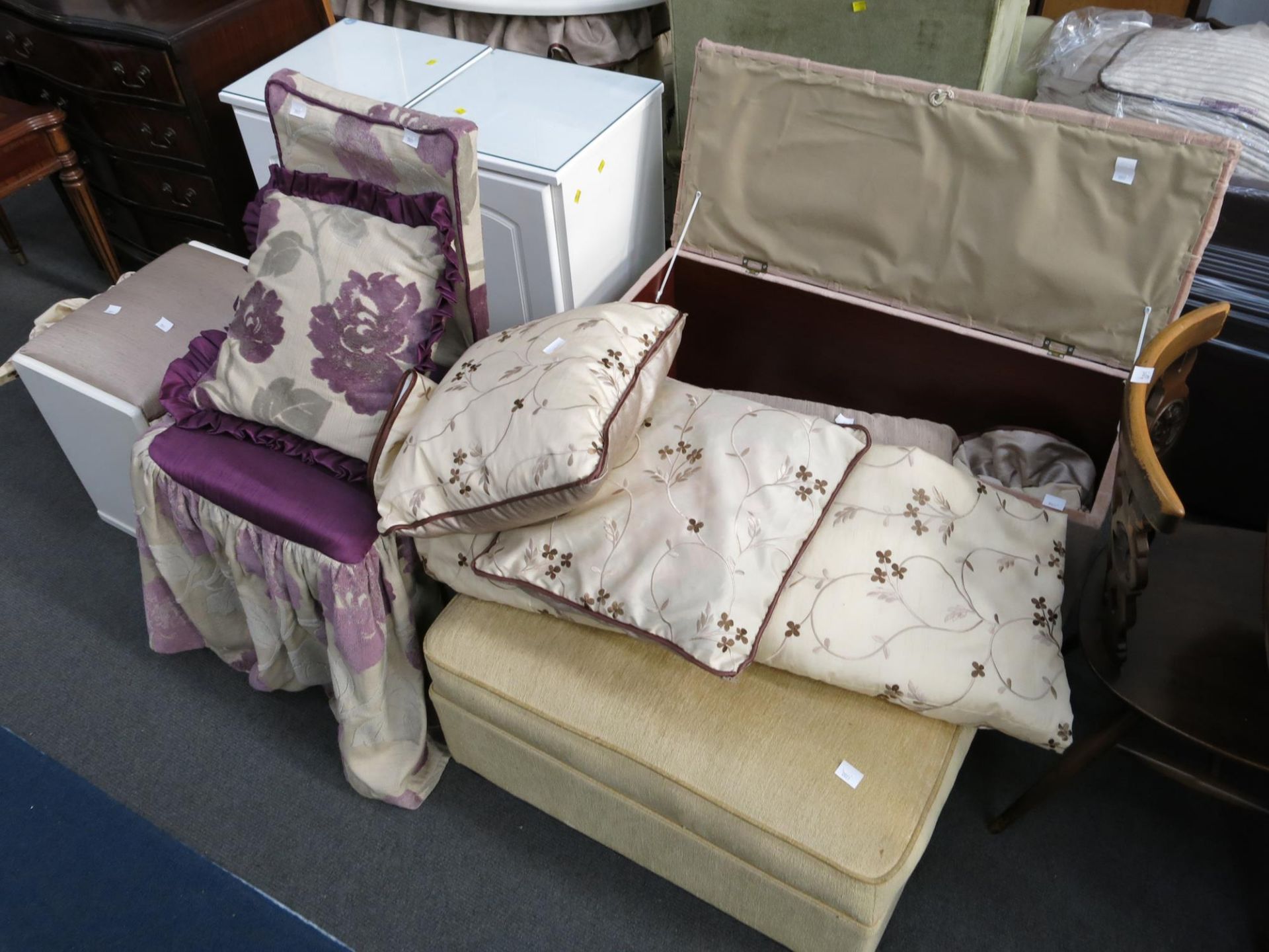 Six pieces of bedroom furniture to include blanket box with bed coverings and cushions an