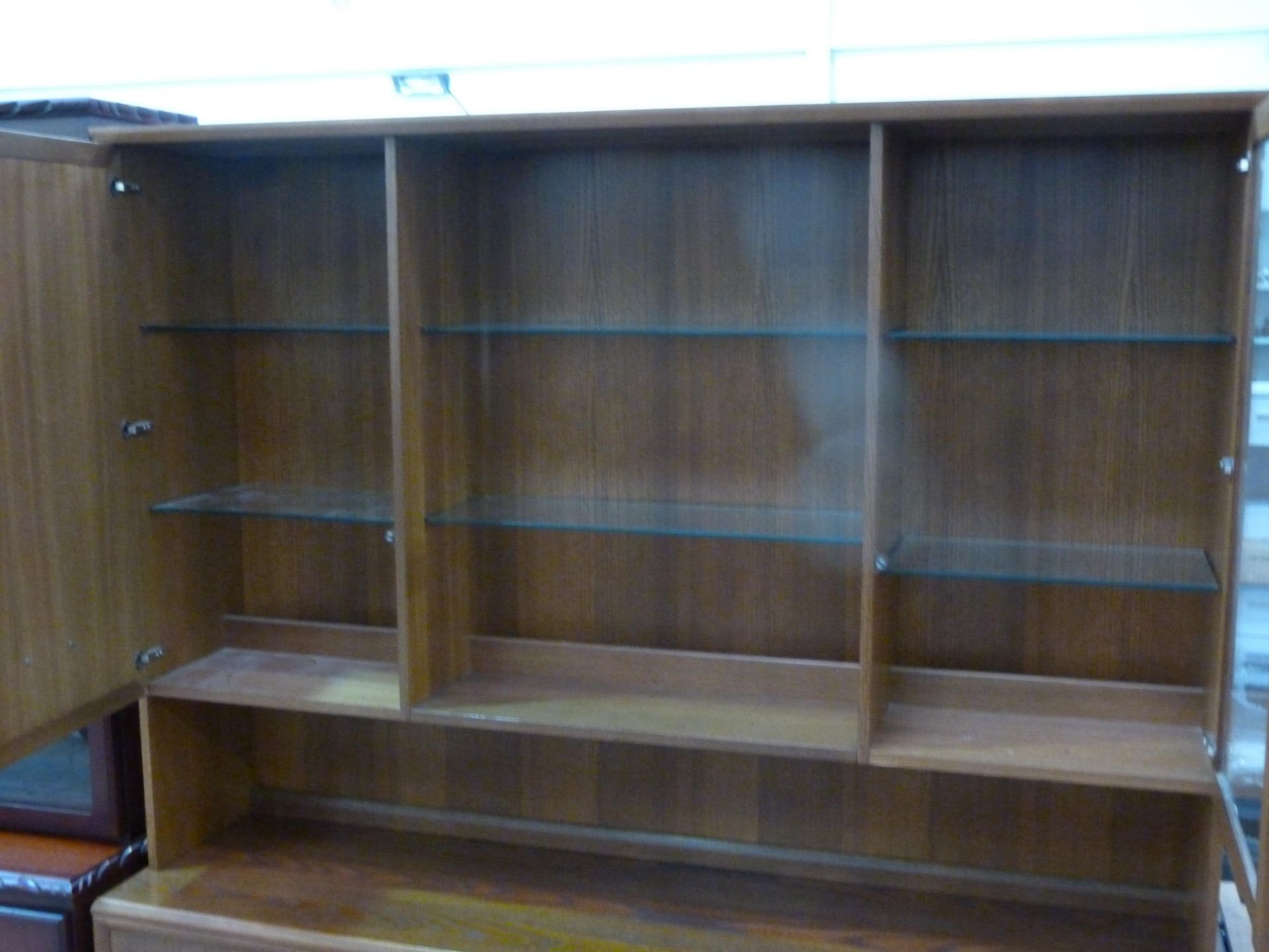 A large G-Plan elm buffet unit featuring four doors, three drawers & nine shelves (H186cm, L165cm, - Image 4 of 5