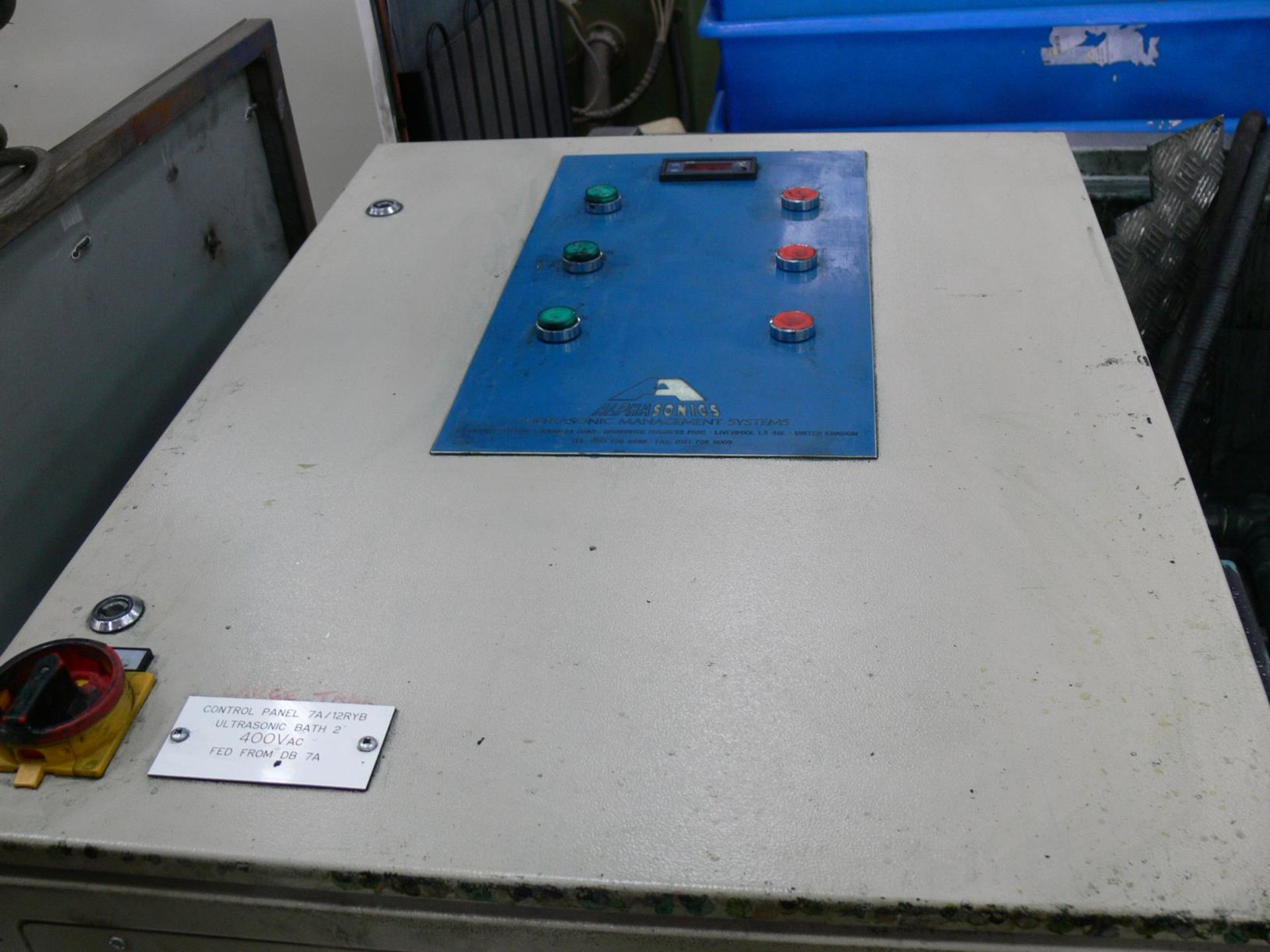 *An Alphasonics Ultrasonic Cleaner, unknown model complete with pump and control panel, 3 phase. - Image 3 of 7