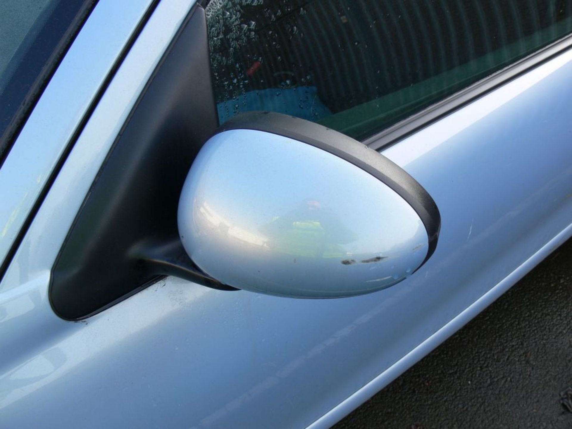 A Rover 25si 1.4 Petrol in blue. Date of first registration 18/03/2005. Number of former keepers - - Image 10 of 16