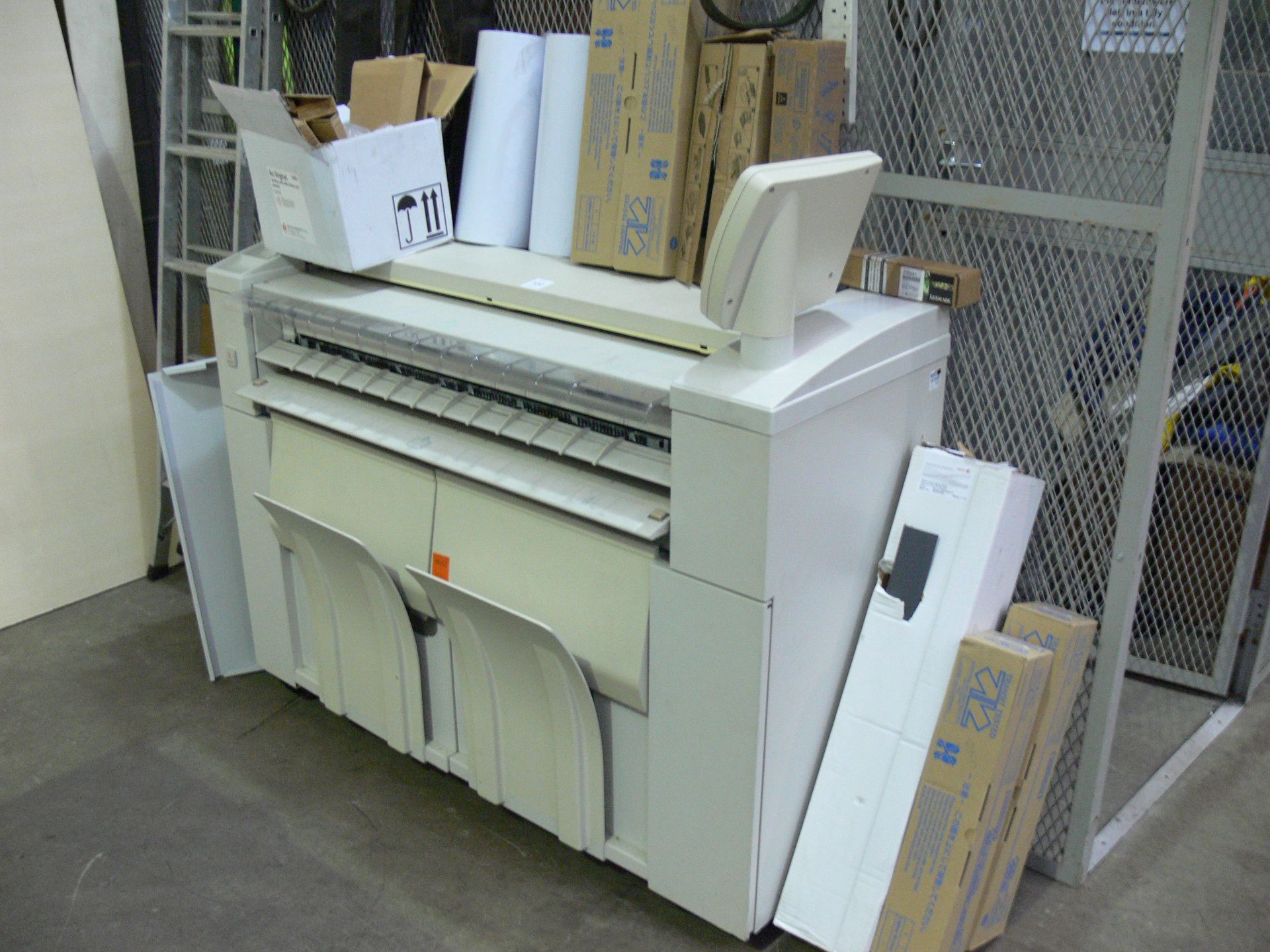 * A Xerox YRB-1 printer/plotter c/w paper etc. Please note there is a £5 + VAT Lift out Fee on - Image 4 of 4