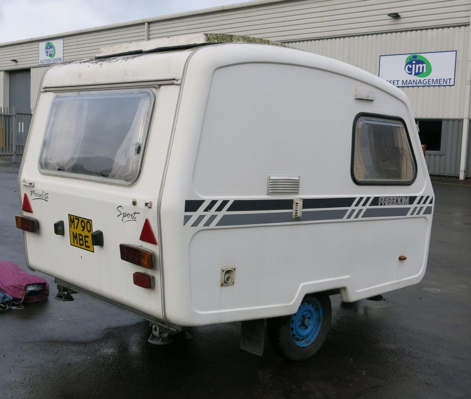 A Freedom Microlite Sport 3 berth Micro Caravan; weighs approx. 500Kg, (very light and easy to - Image 5 of 22