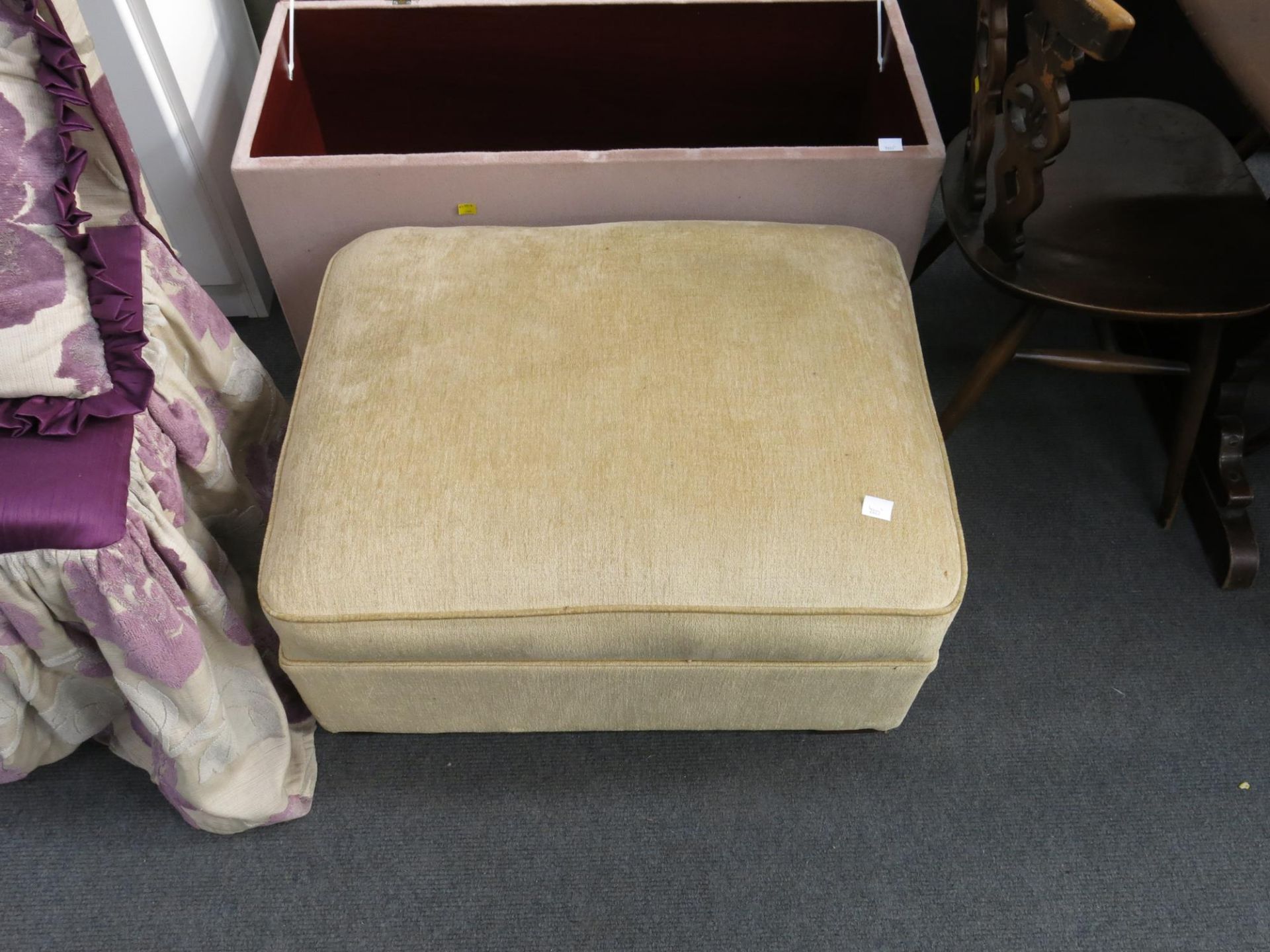 Six pieces of bedroom furniture to include blanket box with bed coverings and cushions an - Image 3 of 8