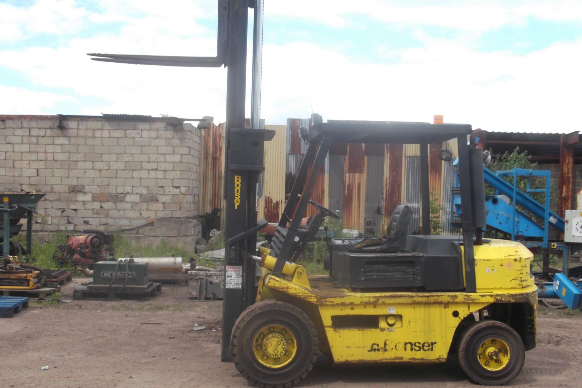 * Boss 4 Ton Diesel Forklift, Perkins engine, solid tyres, runner. Please note this lot is located