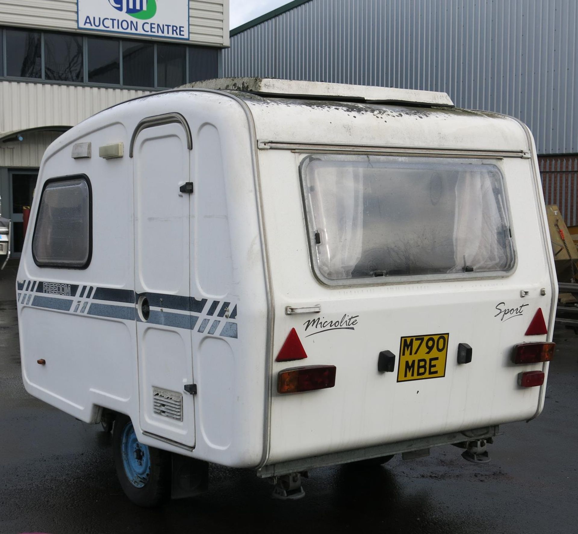 A Freedom Microlite Sport 3 berth Micro Caravan; weighs approx. 500Kg, (very light and easy to - Image 18 of 22