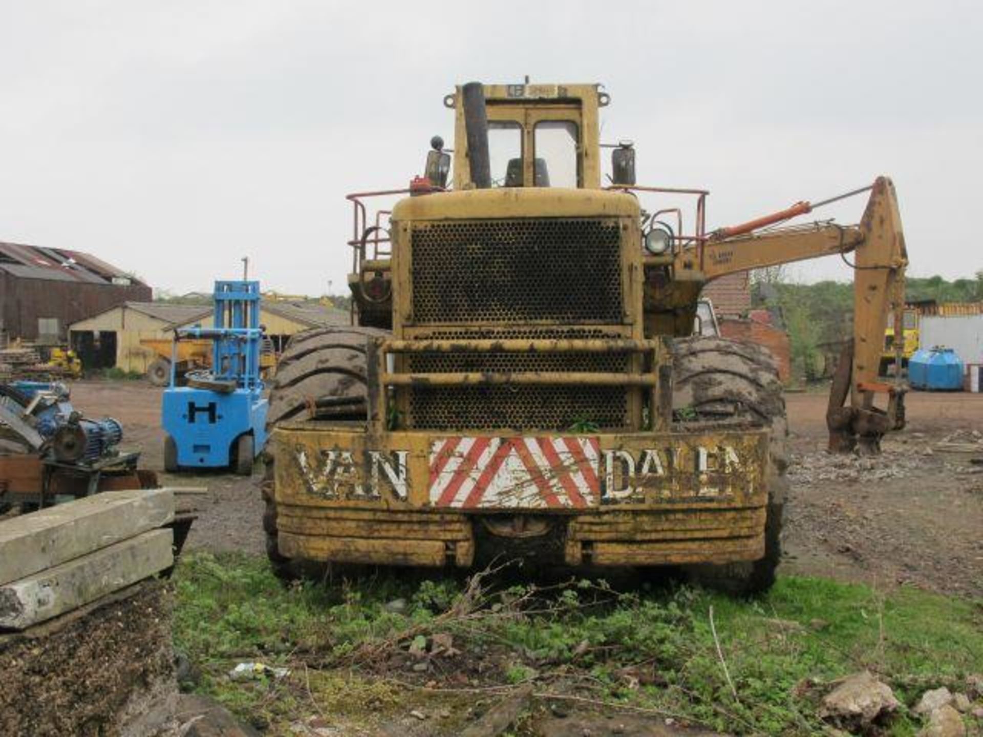 * Caterpillar 992 Loading Shovel, 3 X Injected Solid Tyres & 1 Spare Tyre, Runner S/N 25K877. Please - Image 3 of 4