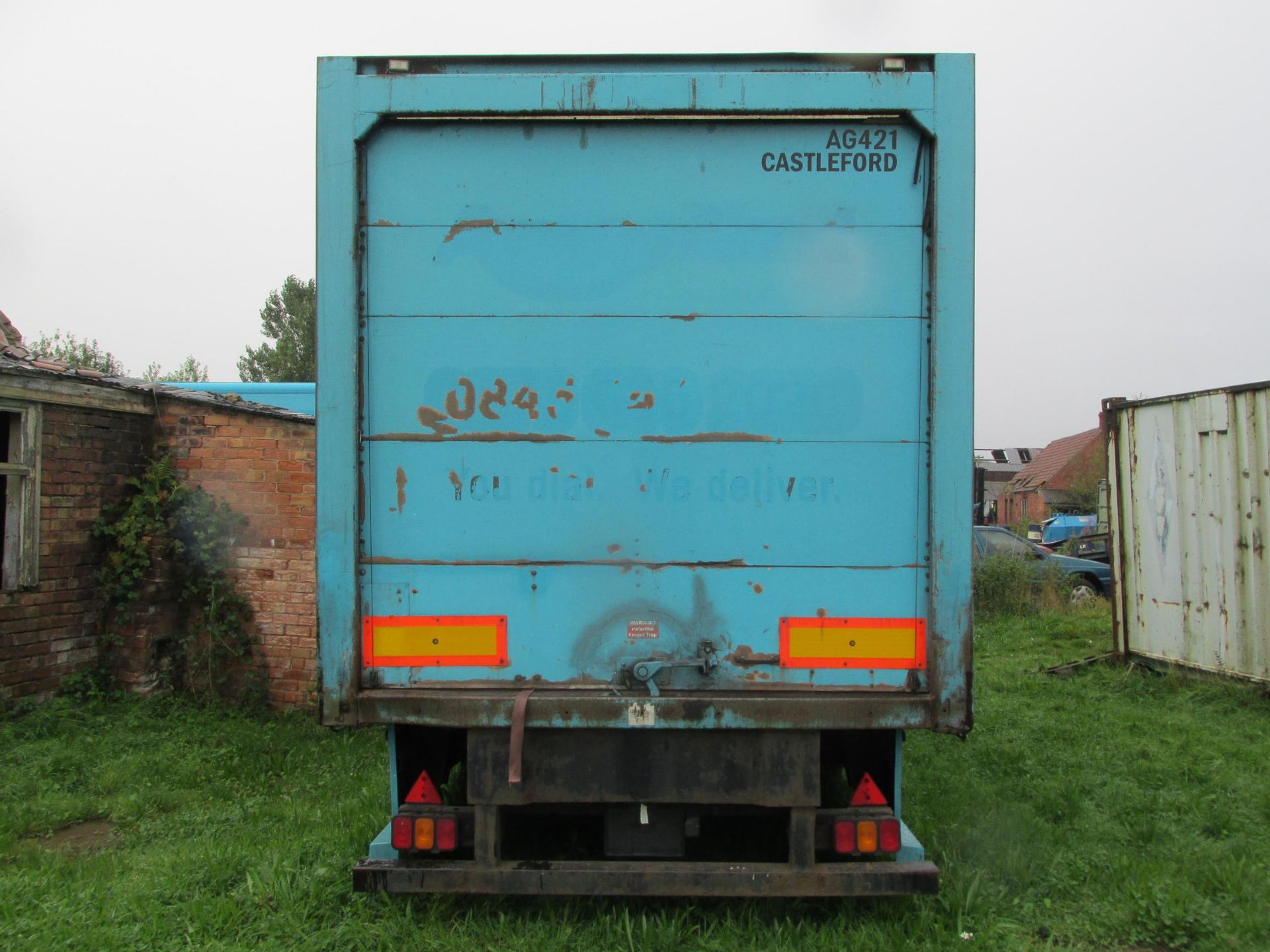 * Cartwright Tandem Axle Box Trailer, year 2001, 13.6m long, 2.64m high from rubbing plate, roller - Image 5 of 5