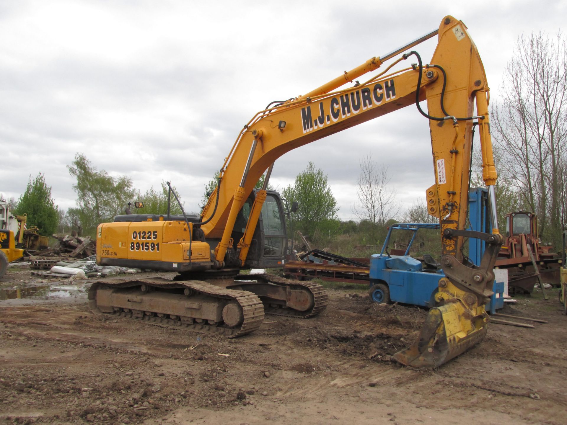 * Hyundai 250LC-7A, Excavator, 2008, 2 Buckets, Good Working Engine. Please note this lot is located - Image 2 of 5
