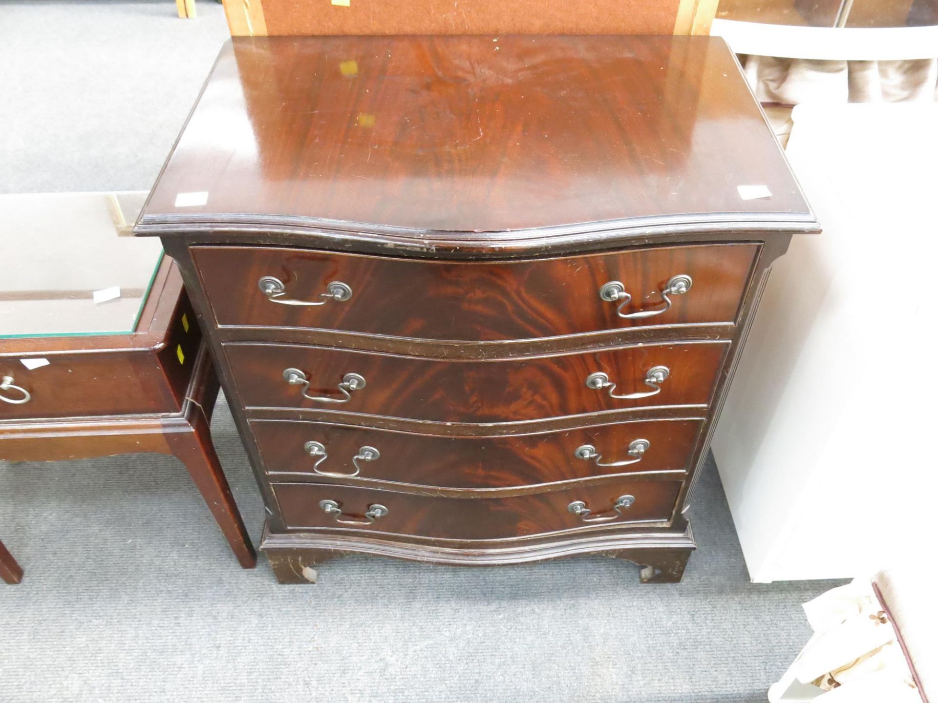 A Stag bedside cabinet with single drawer (Height 59cm, Width- 45cm, Diameter- 32cm) A chest of four - Image 7 of 8