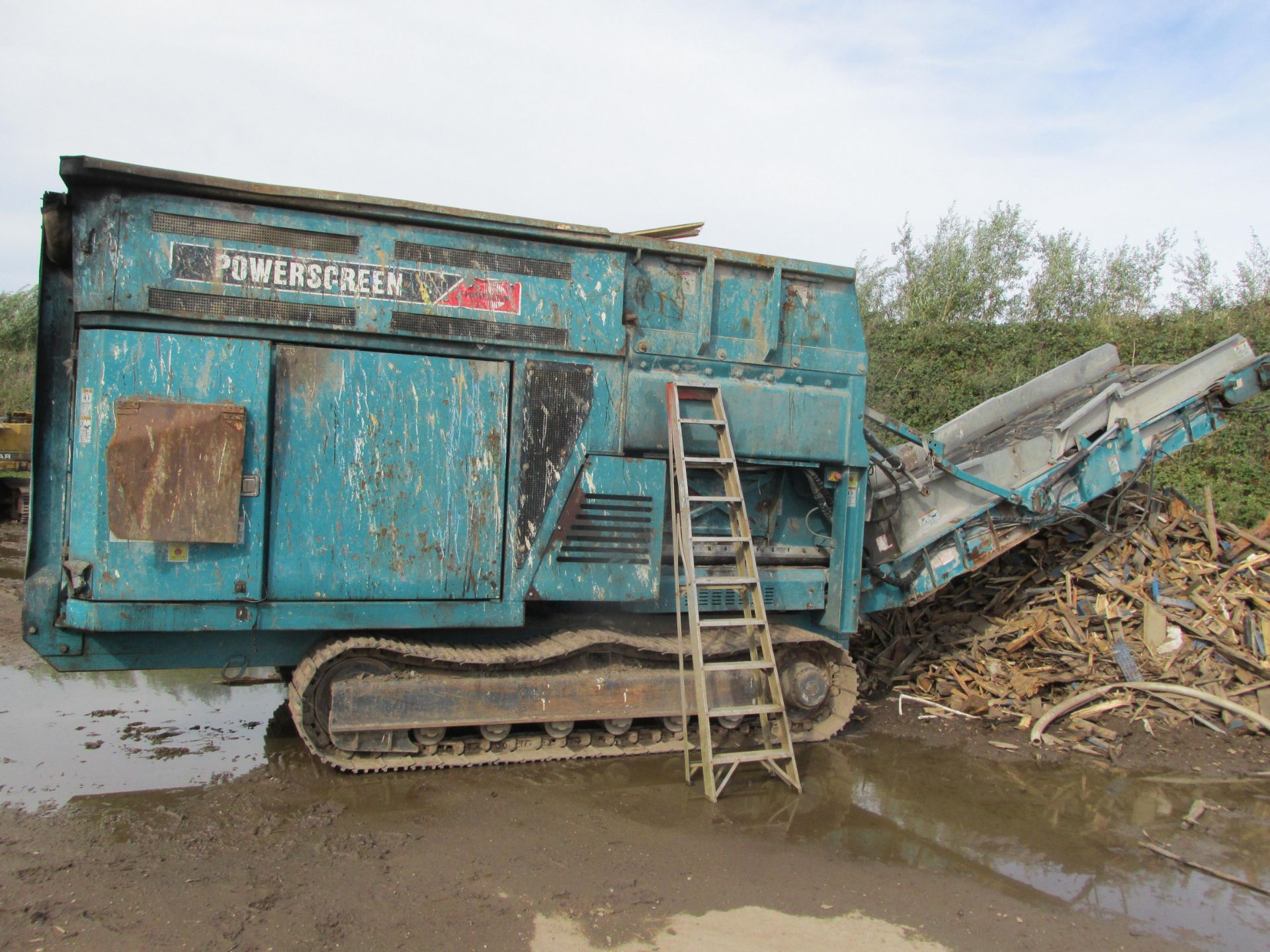 * Powerscreen Powershredder 1800, twin rot tracked shredder, CAT engine, remote control, running. - Image 3 of 6