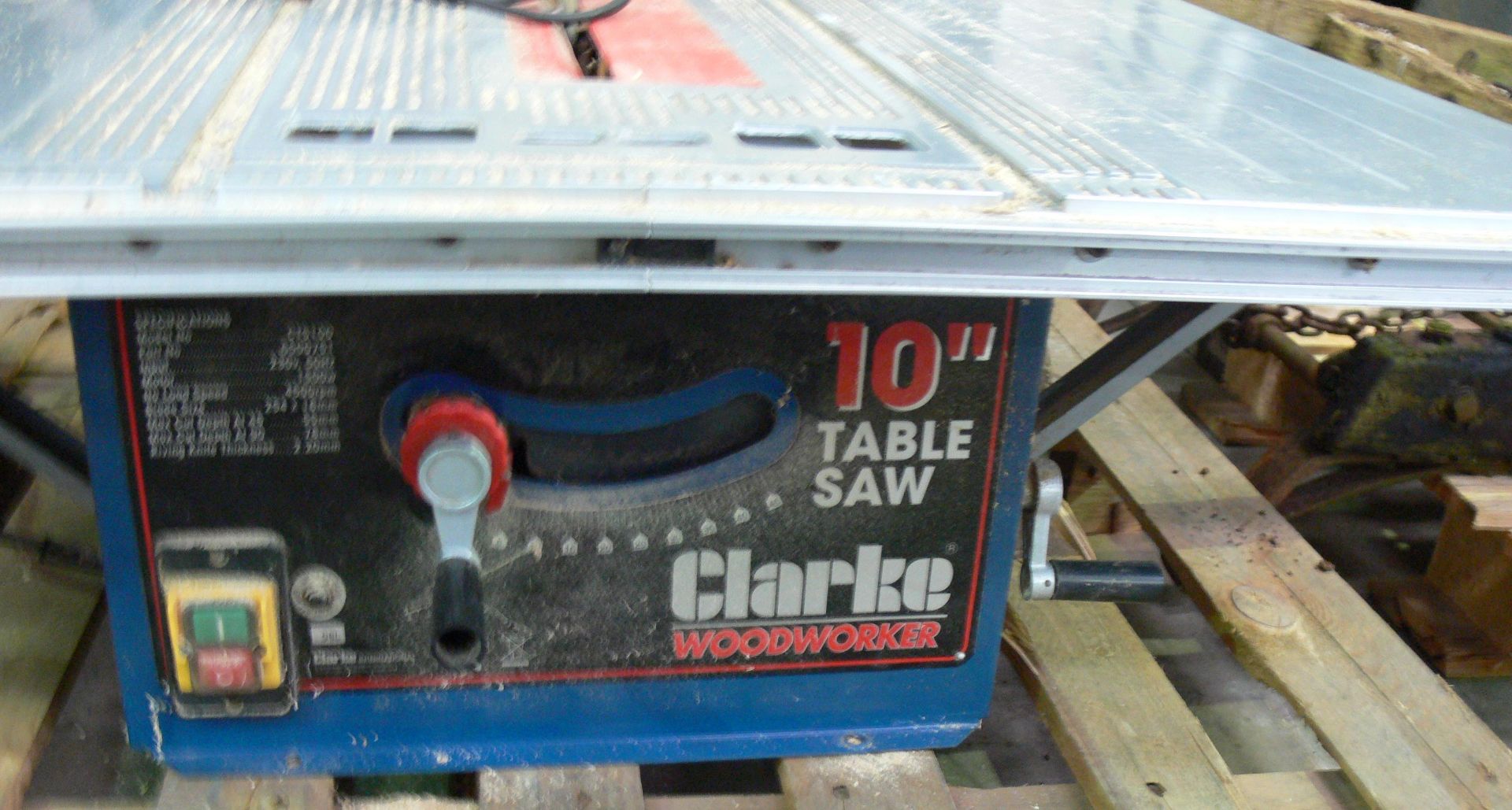 A Clarke 10'' table saw and steel roller. Please note there is a £10 + VAT Lift out Fee on this lot