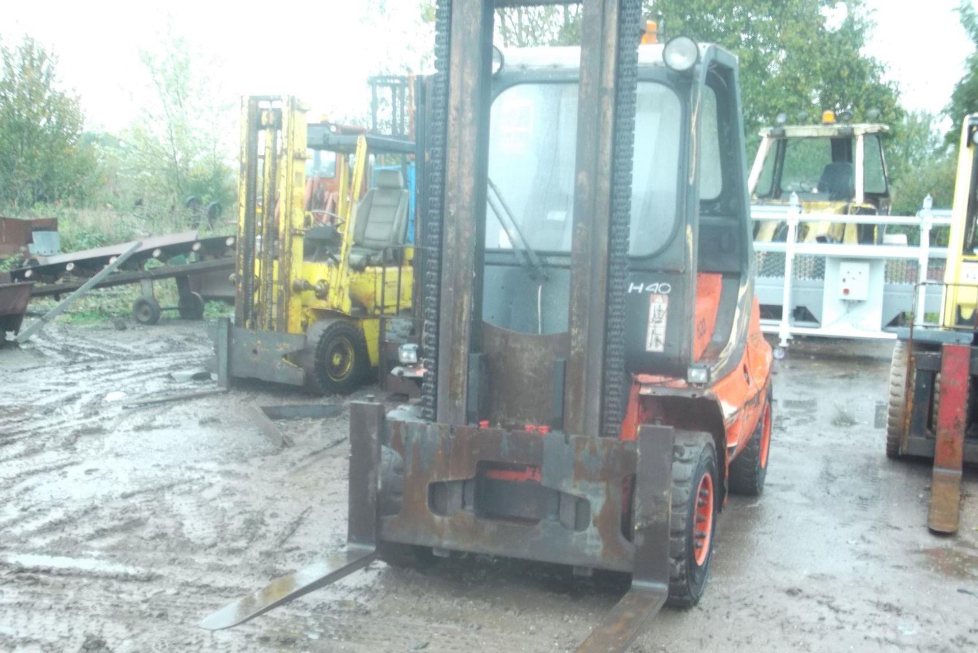 * Linde H40 4 Tonne Diesel Forklift, S/N 352D07006440, Tested Sept 2015, Perkins Engine, Runner. - Image 2 of 3