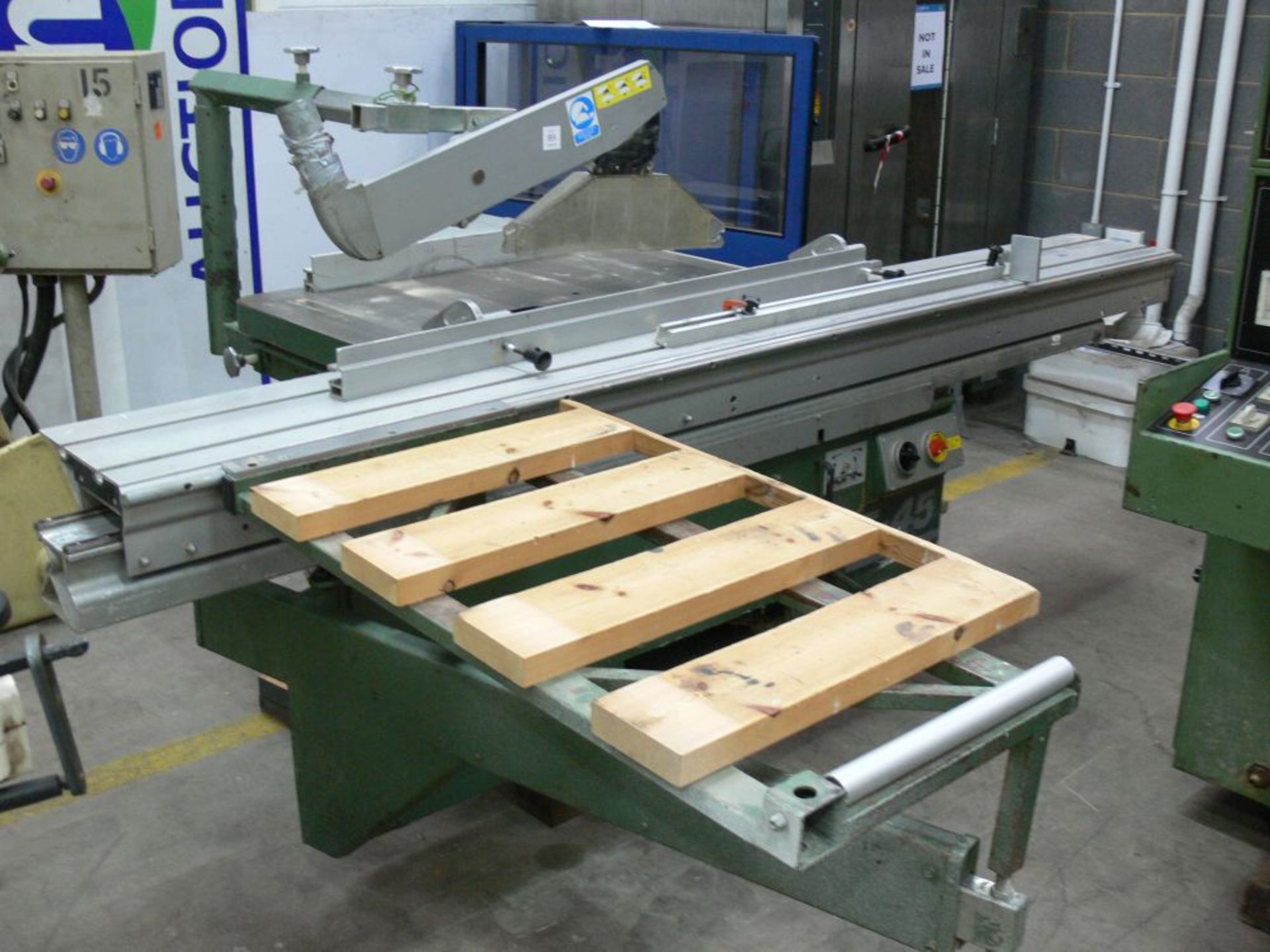 * An Altendorf F45 Panel Saw. 3450 x 2100mm. Machine No 85-3-251. Please note there is a £20 + VAT