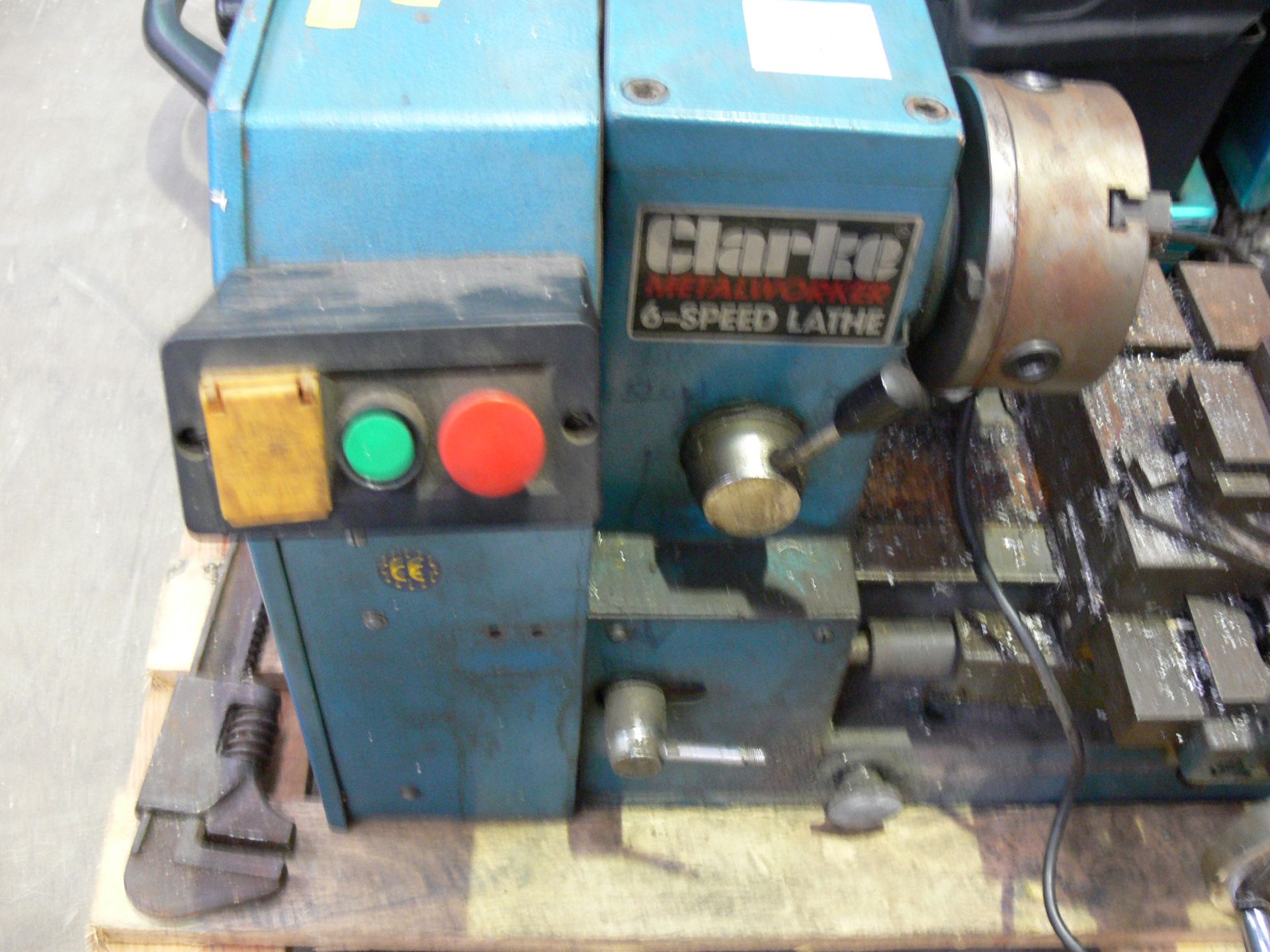 A small Clarke metal worker 6 x speed lathe - Image 3 of 3