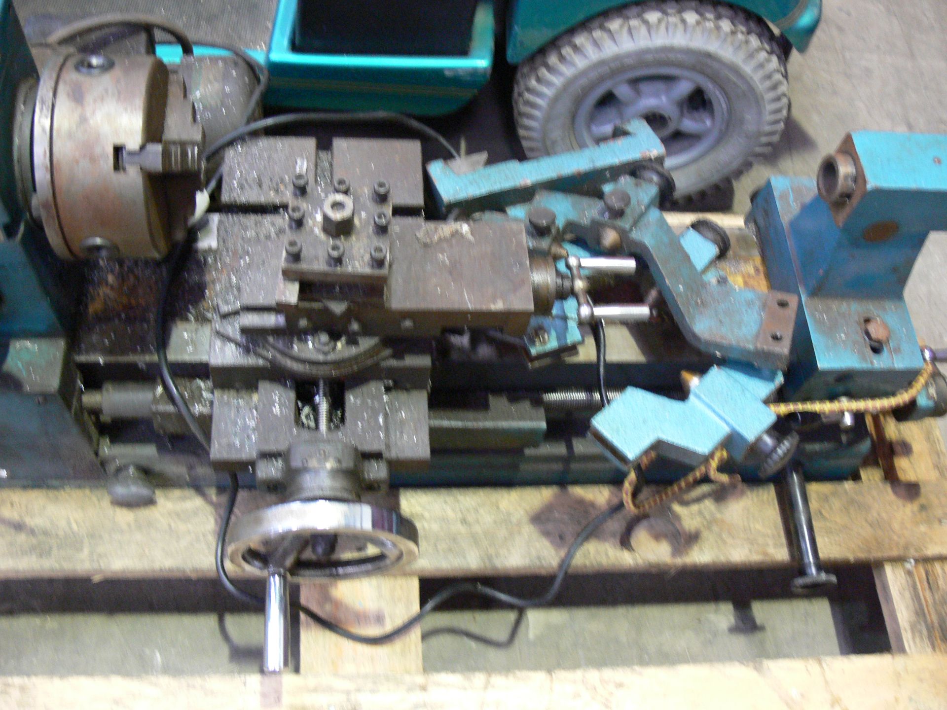 A small Clarke metal worker 6 x speed lathe - Image 2 of 3