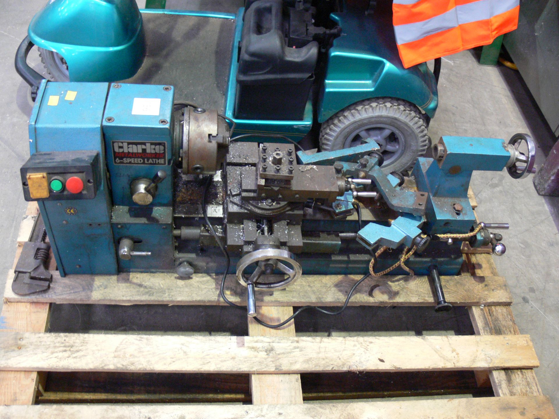 A small Clarke metal worker 6 x speed lathe