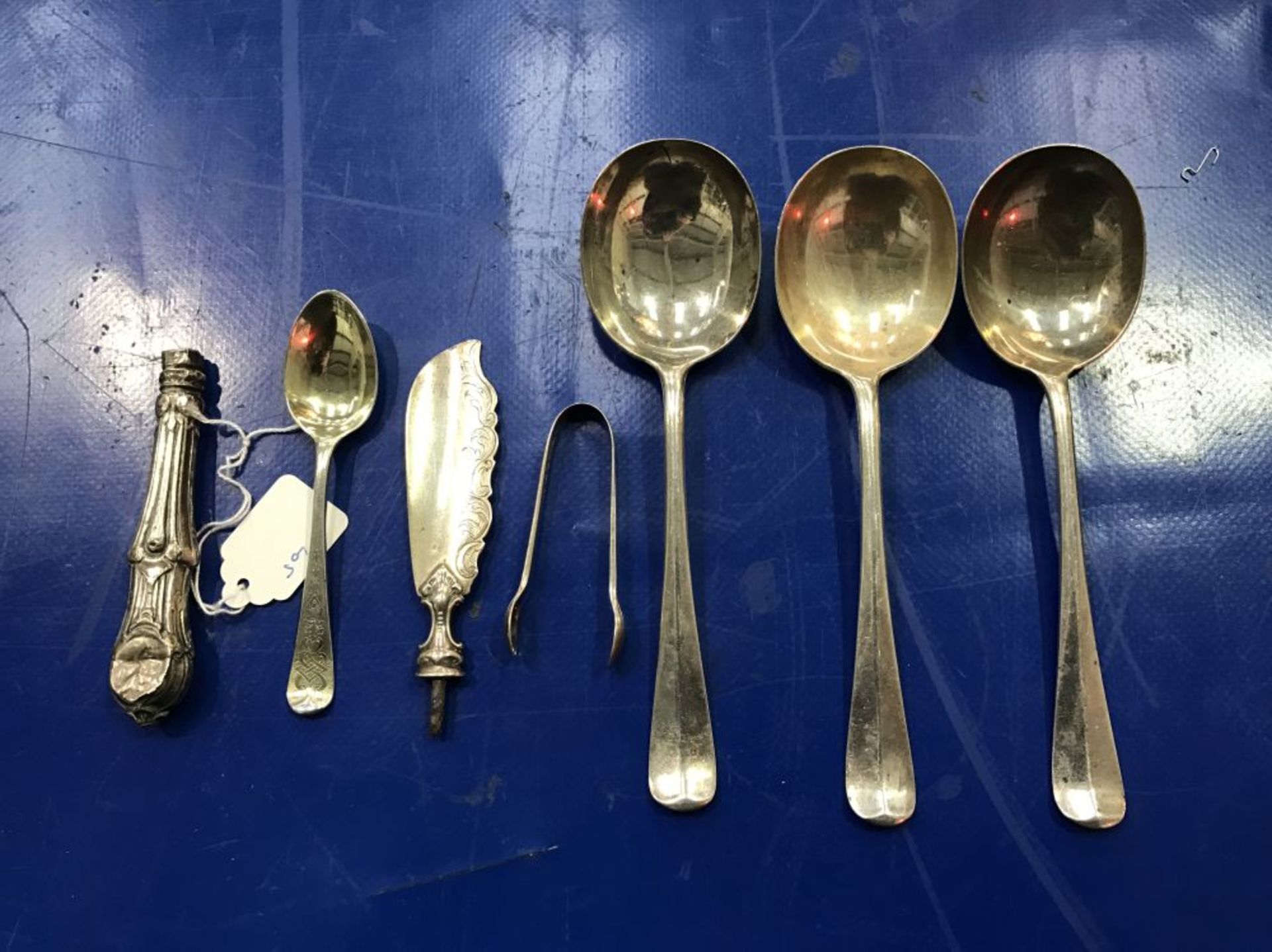 Sterling Silver Tableware inc 3 heavy Soup Spoons etc (total weight 118g) (est. £30-£50)