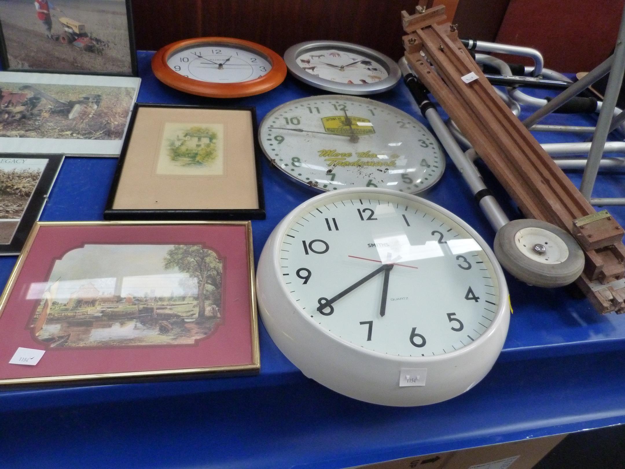 This is a Timed Online Auction on Bidspotter.co.uk, Click here to bid.  Four wall clocks, pictures - Image 3 of 5