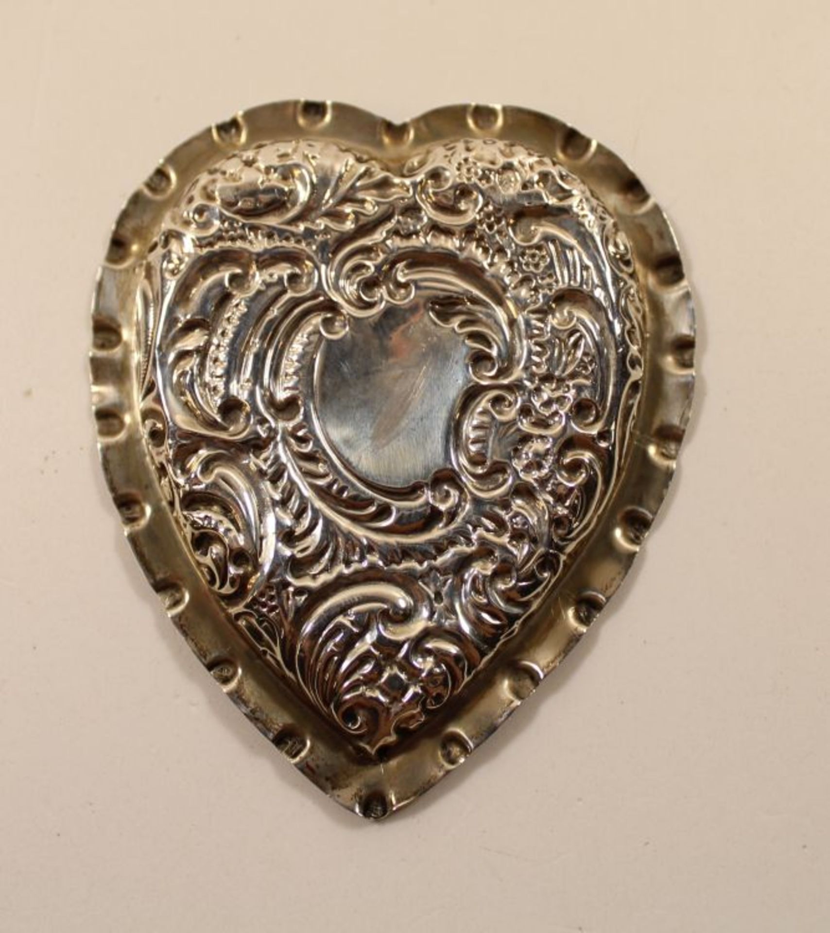 Antique Embossed Silver Heart shaped dish (chest 1896) (est £20-£40) - Image 2 of 2